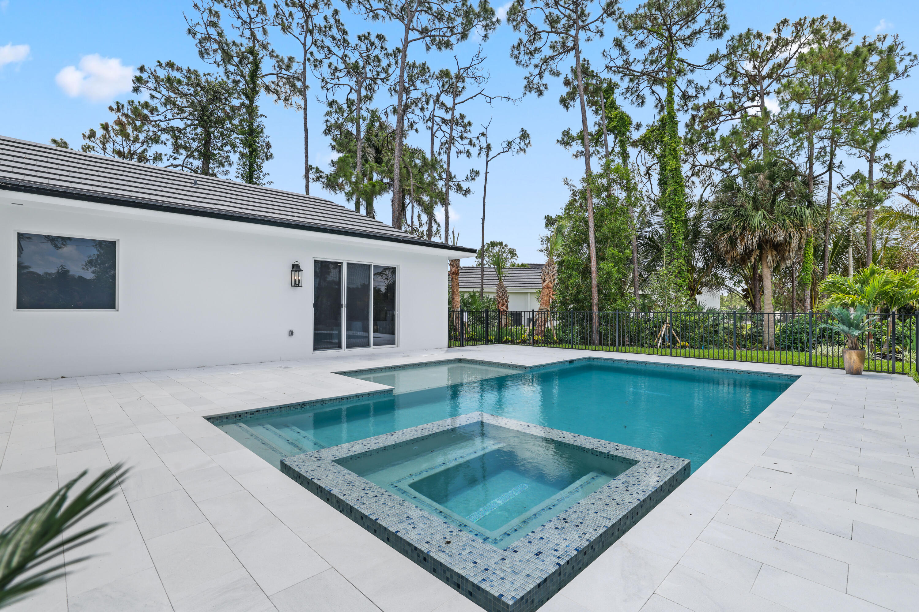 STONEWAL ESTATES - Residential