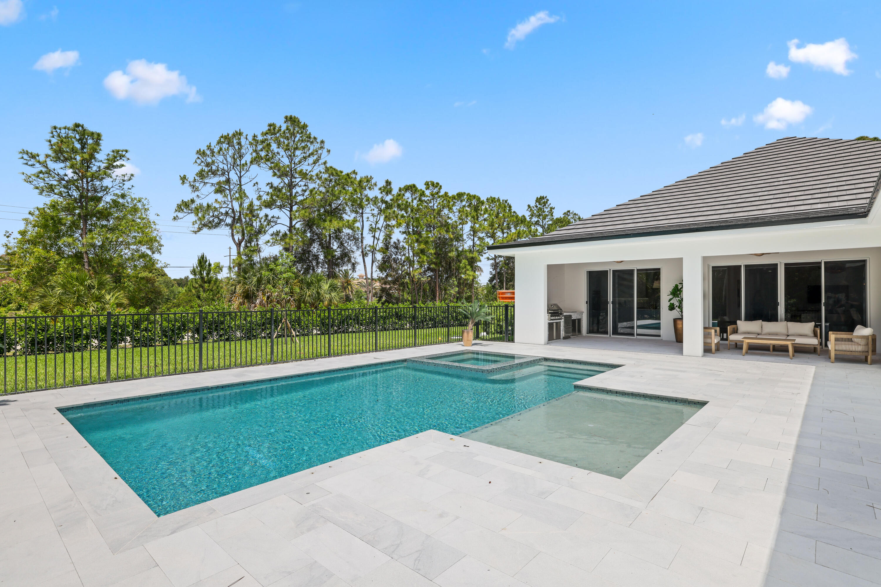 STONEWAL ESTATES - Residential