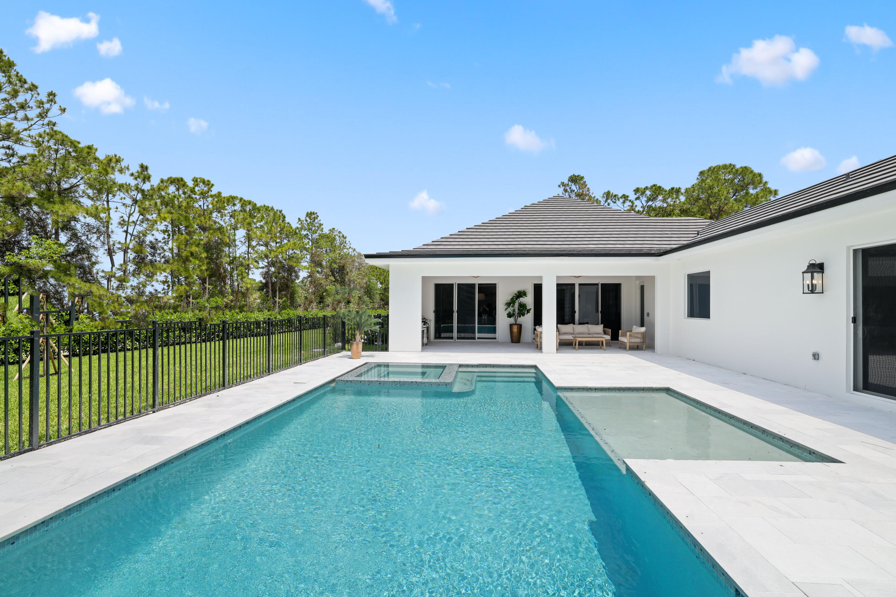 STONEWAL ESTATES - Residential