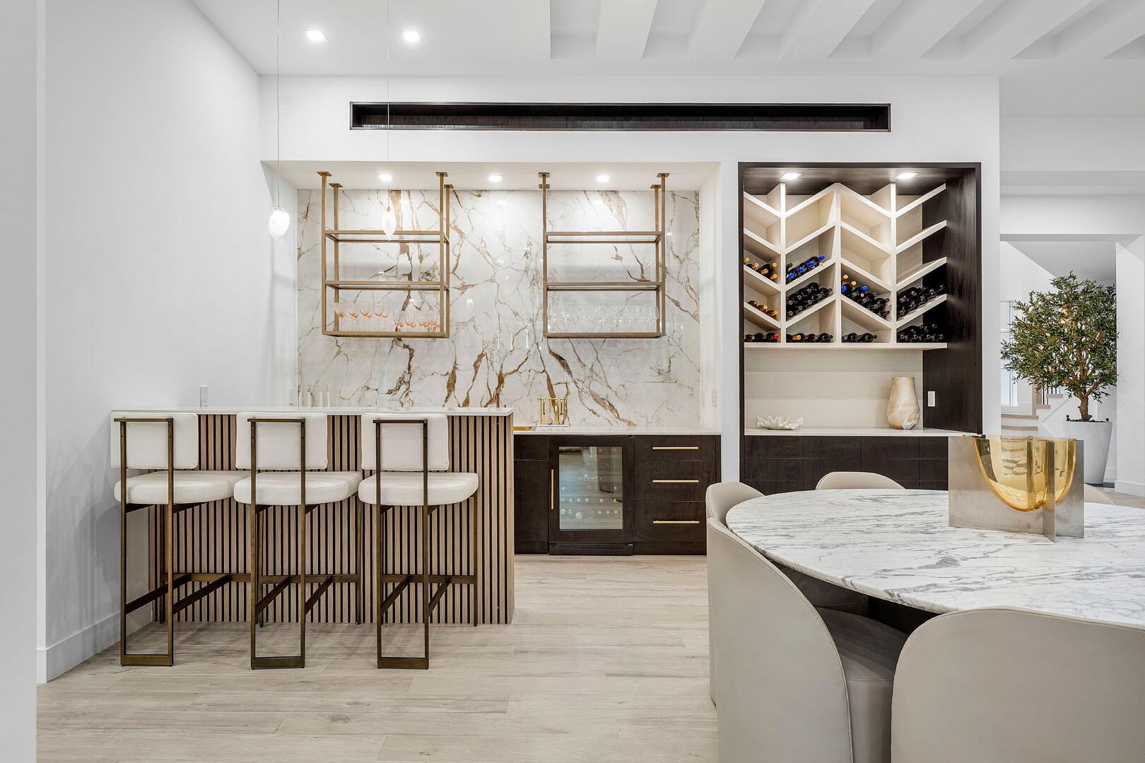 ROYAL PALM YACHT & COUNTRY CLUB - Residential