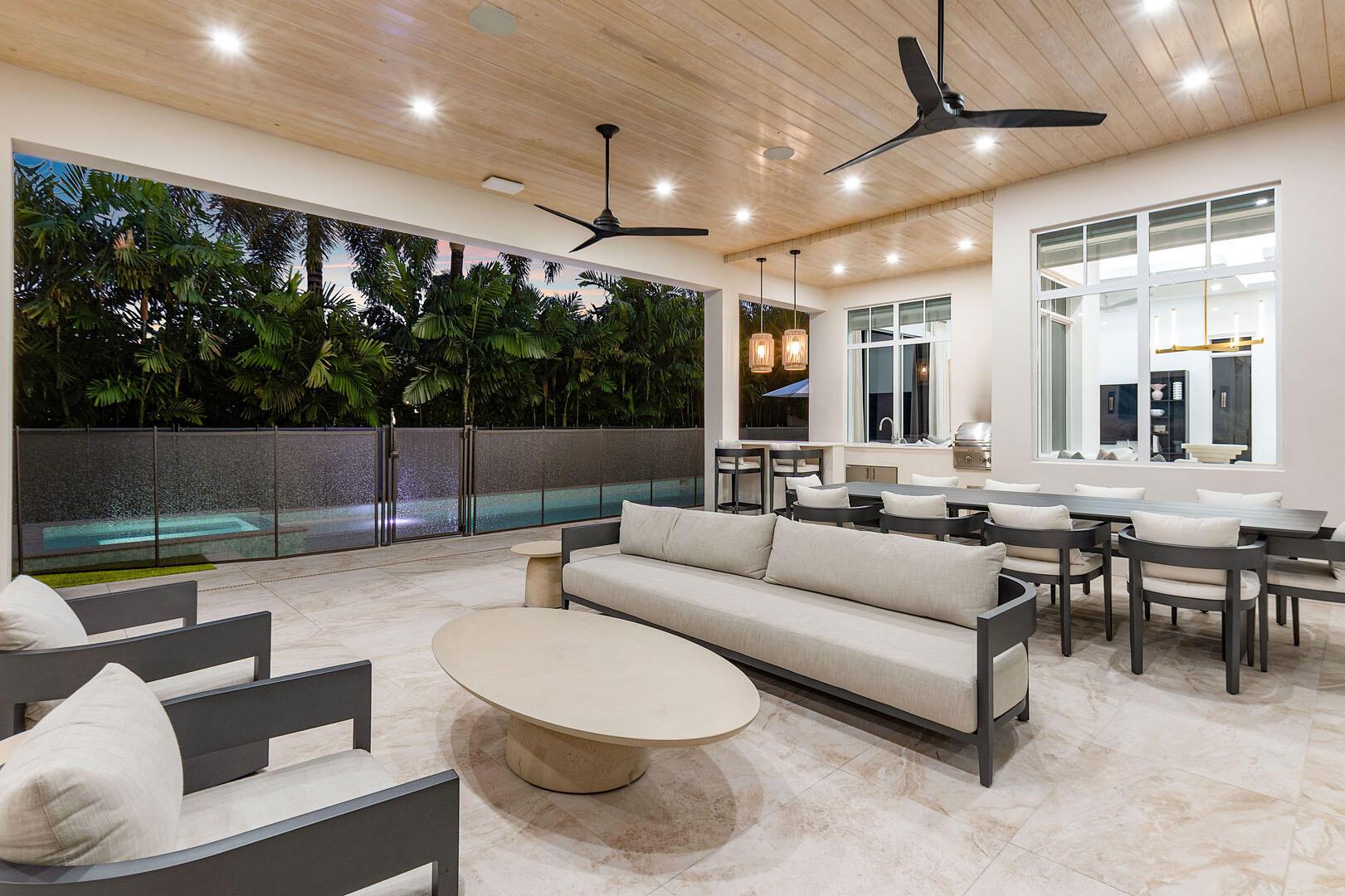 ROYAL PALM YACHT & COUNTRY CLUB - Residential
