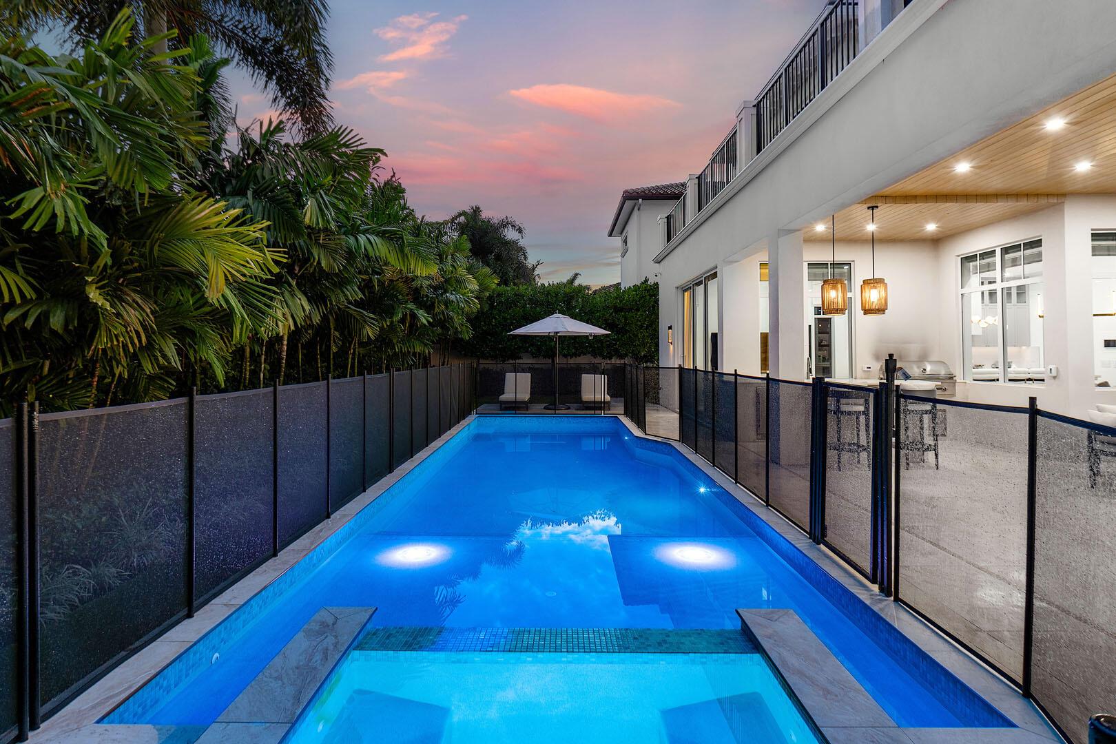 ROYAL PALM YACHT & COUNTRY CLUB - Residential