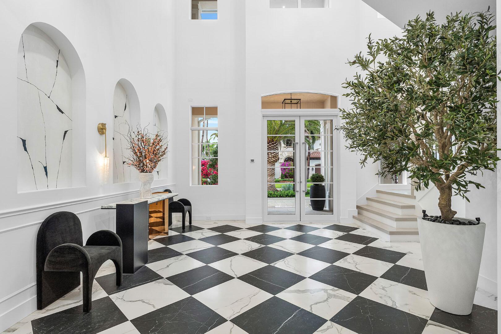 ROYAL PALM YACHT & COUNTRY CLUB - Residential
