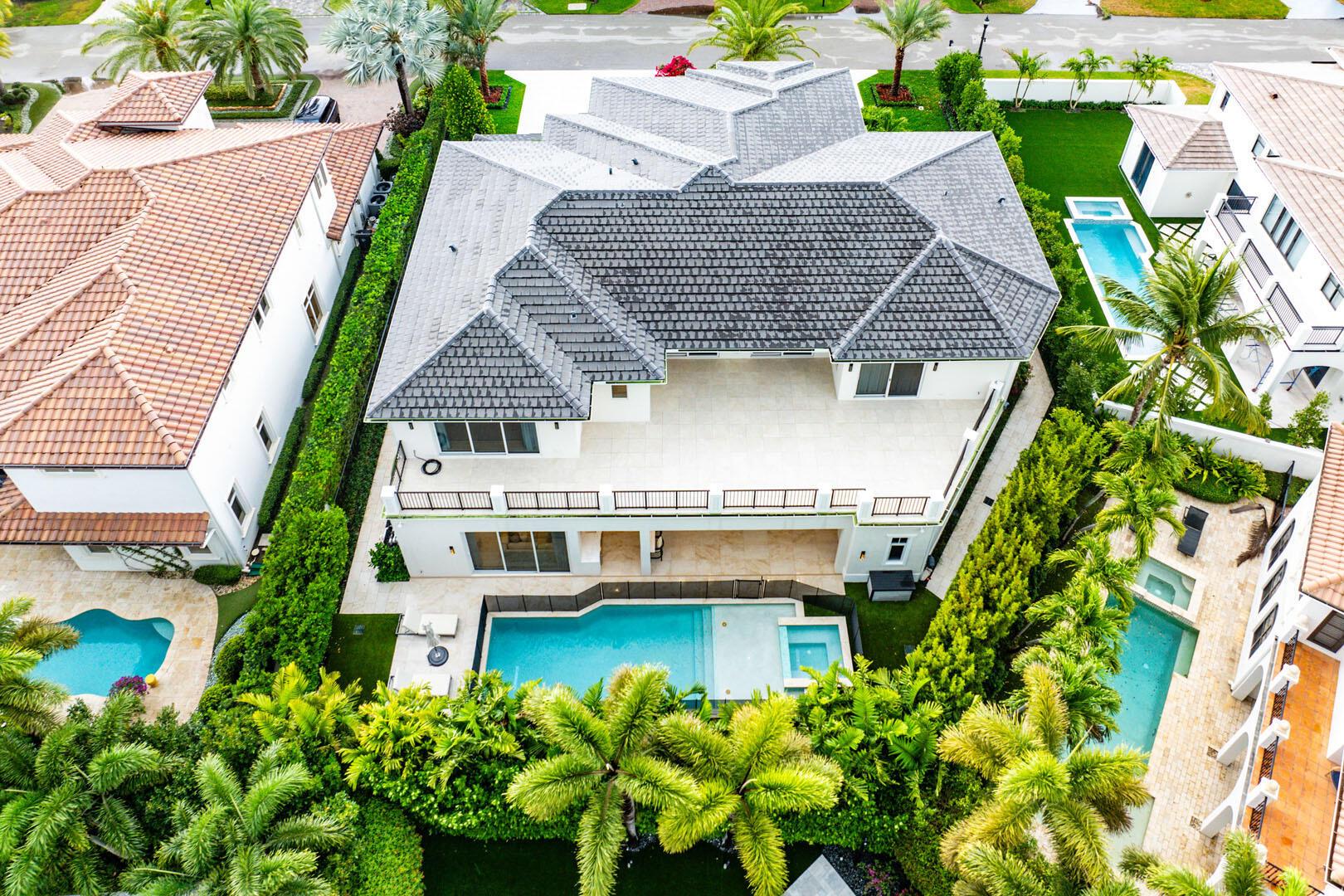ROYAL PALM YACHT & COUNTRY CLUB - Residential