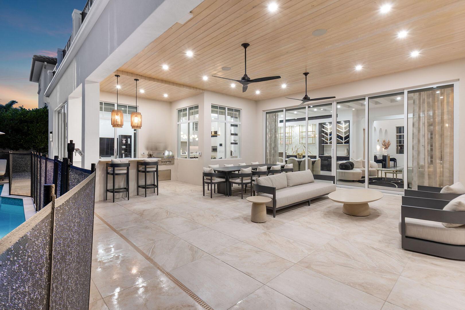 ROYAL PALM YACHT & COUNTRY CLUB - Residential