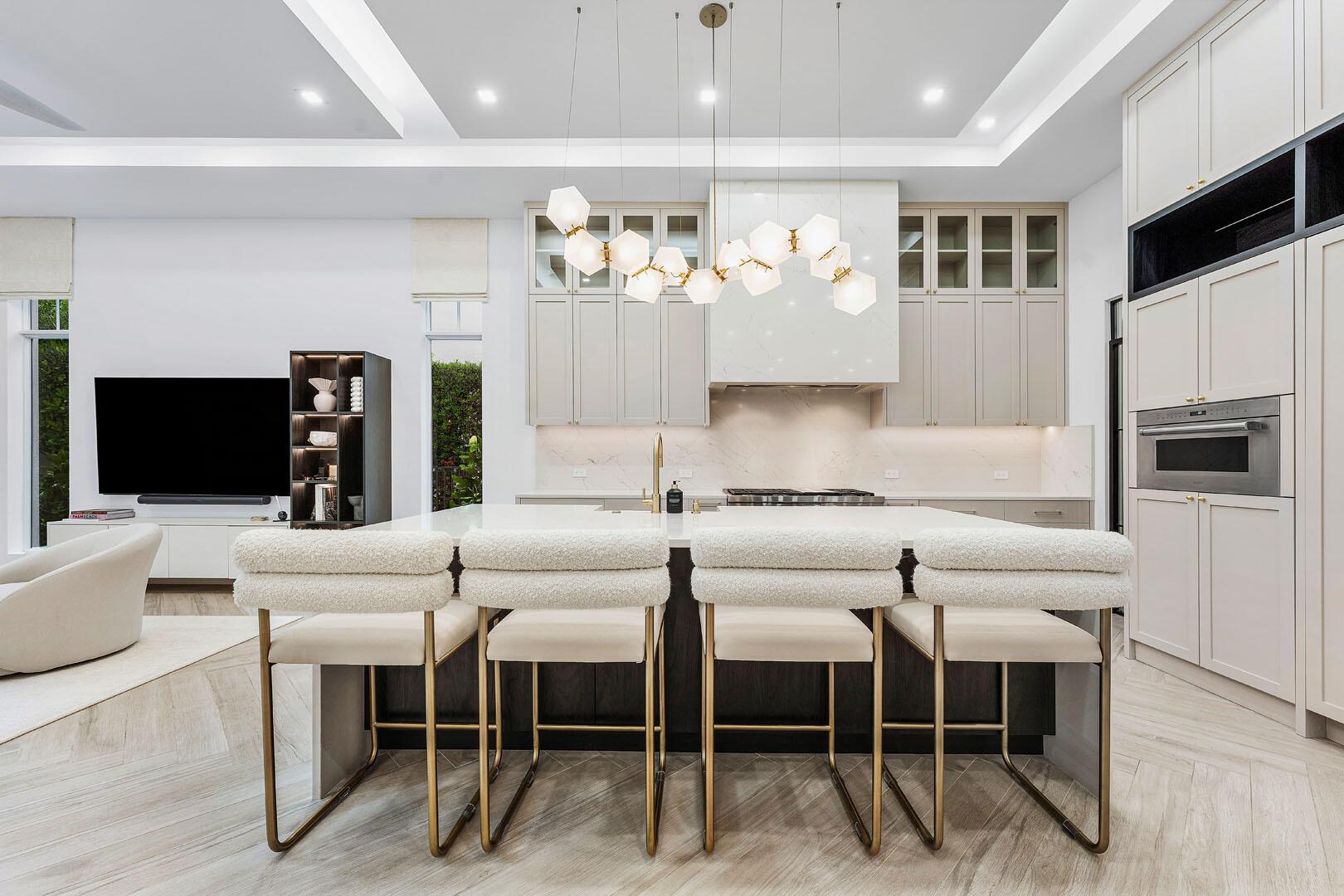 ROYAL PALM YACHT & COUNTRY CLUB - Residential