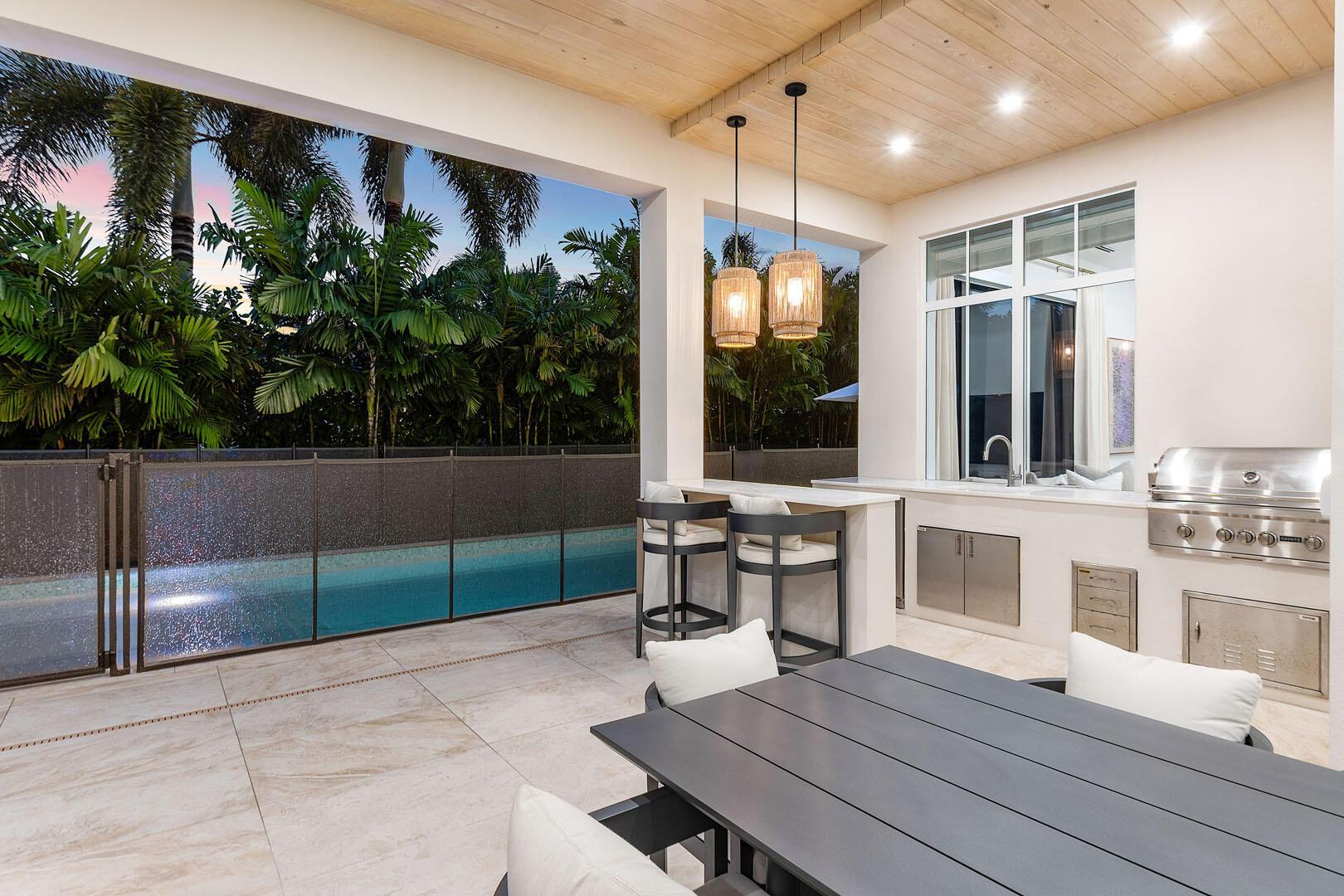 ROYAL PALM YACHT & COUNTRY CLUB - Residential