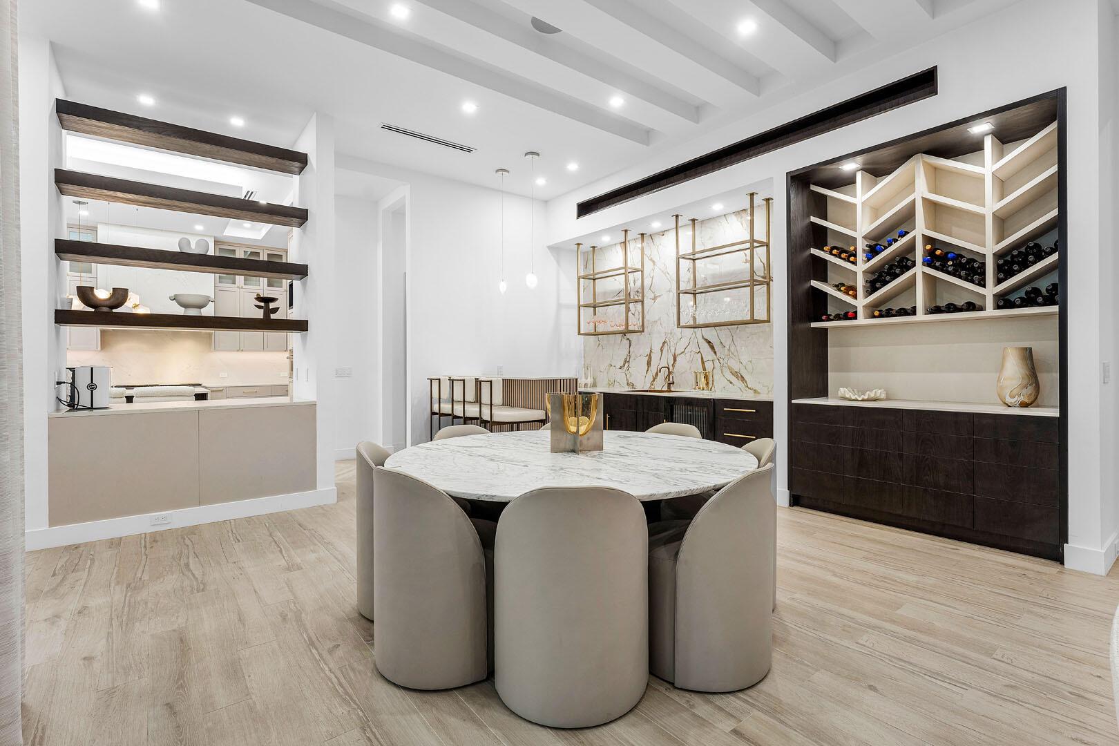ROYAL PALM YACHT & COUNTRY CLUB - Residential