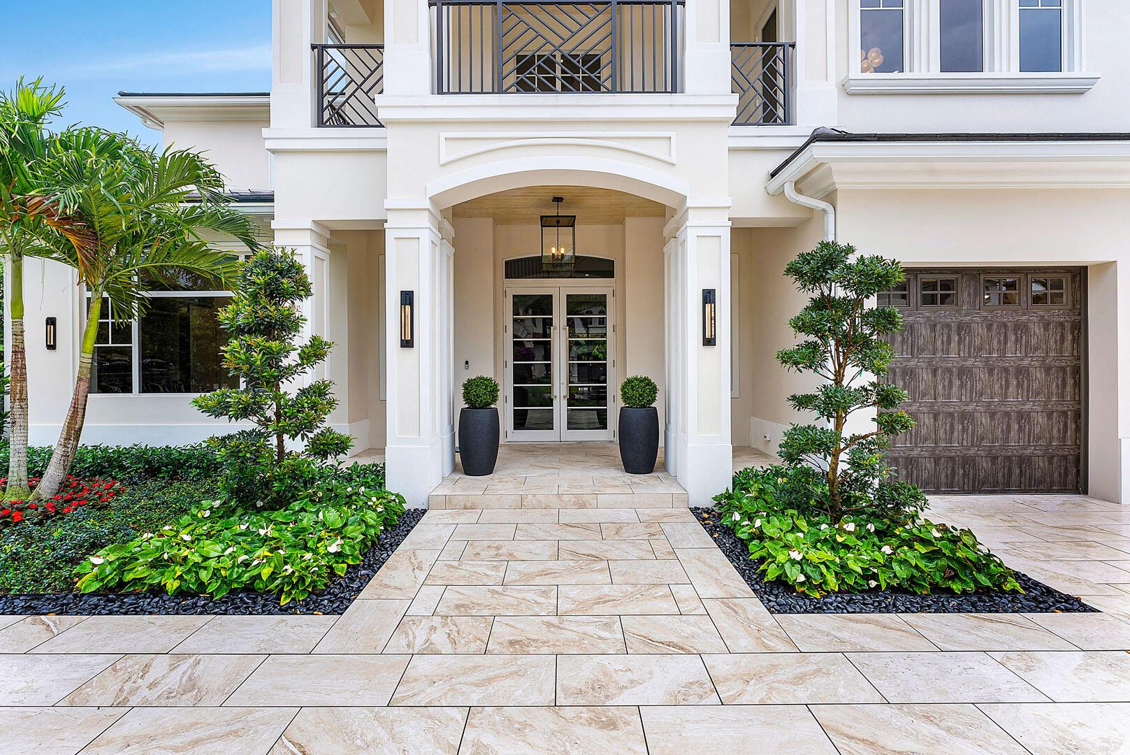 ROYAL PALM YACHT & COUNTRY CLUB - Residential
