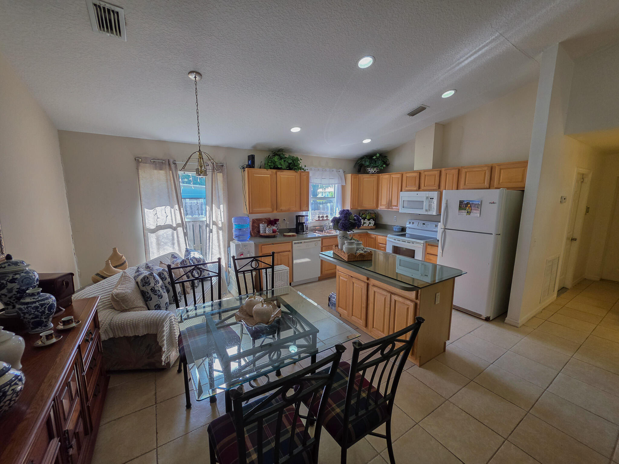 PARADISE PARK UNIT NO 1 - Residential Lease