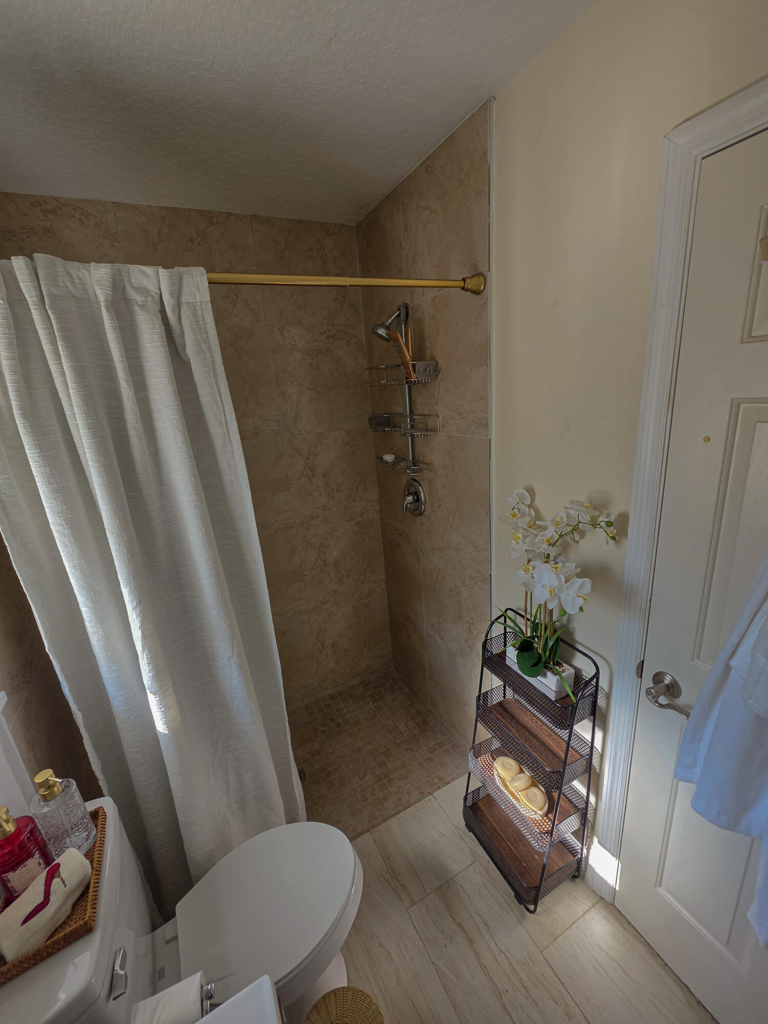 PARADISE PARK UNIT NO 1 - Residential Lease