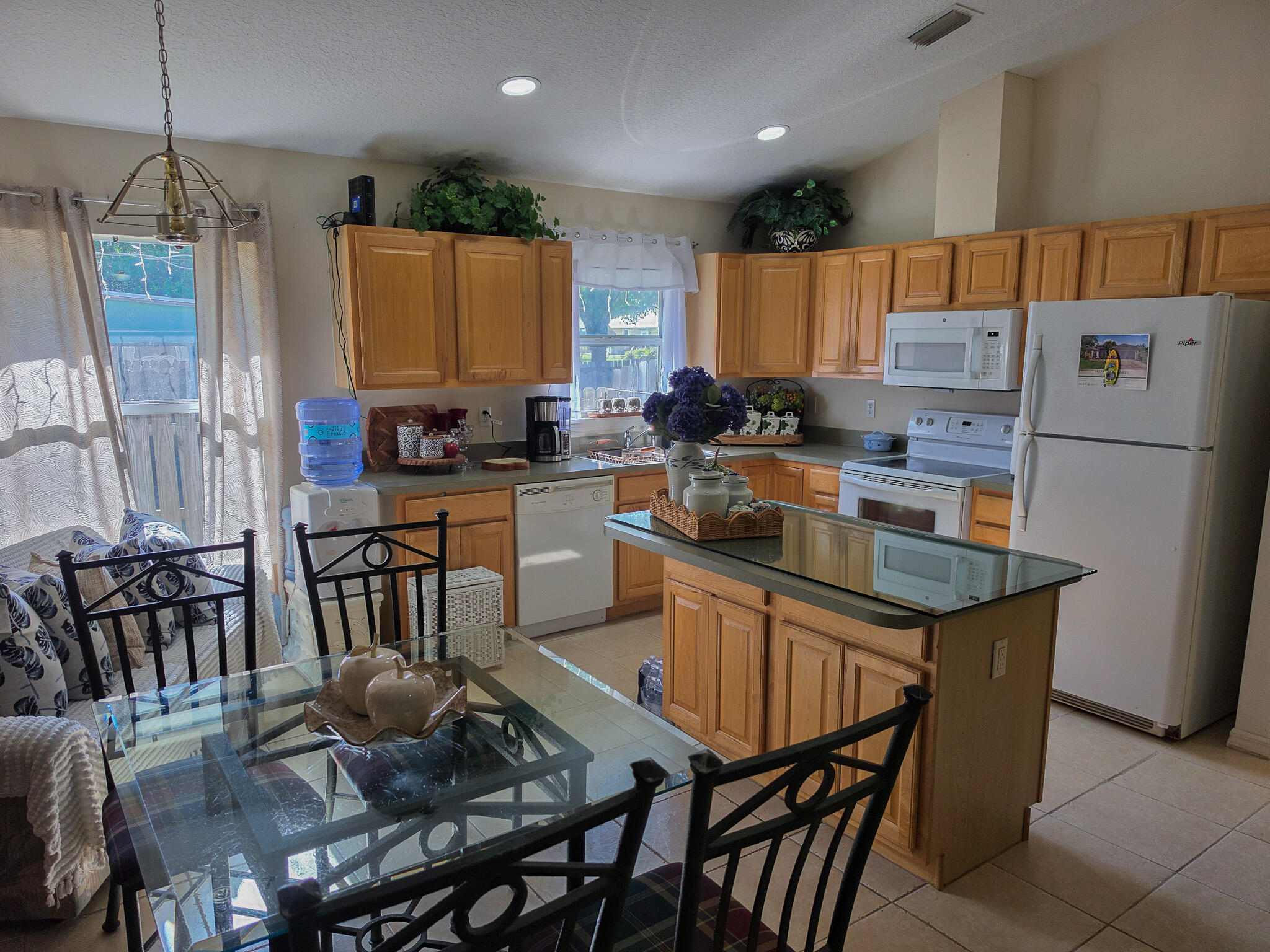 PARADISE PARK UNIT NO 1 - Residential Lease
