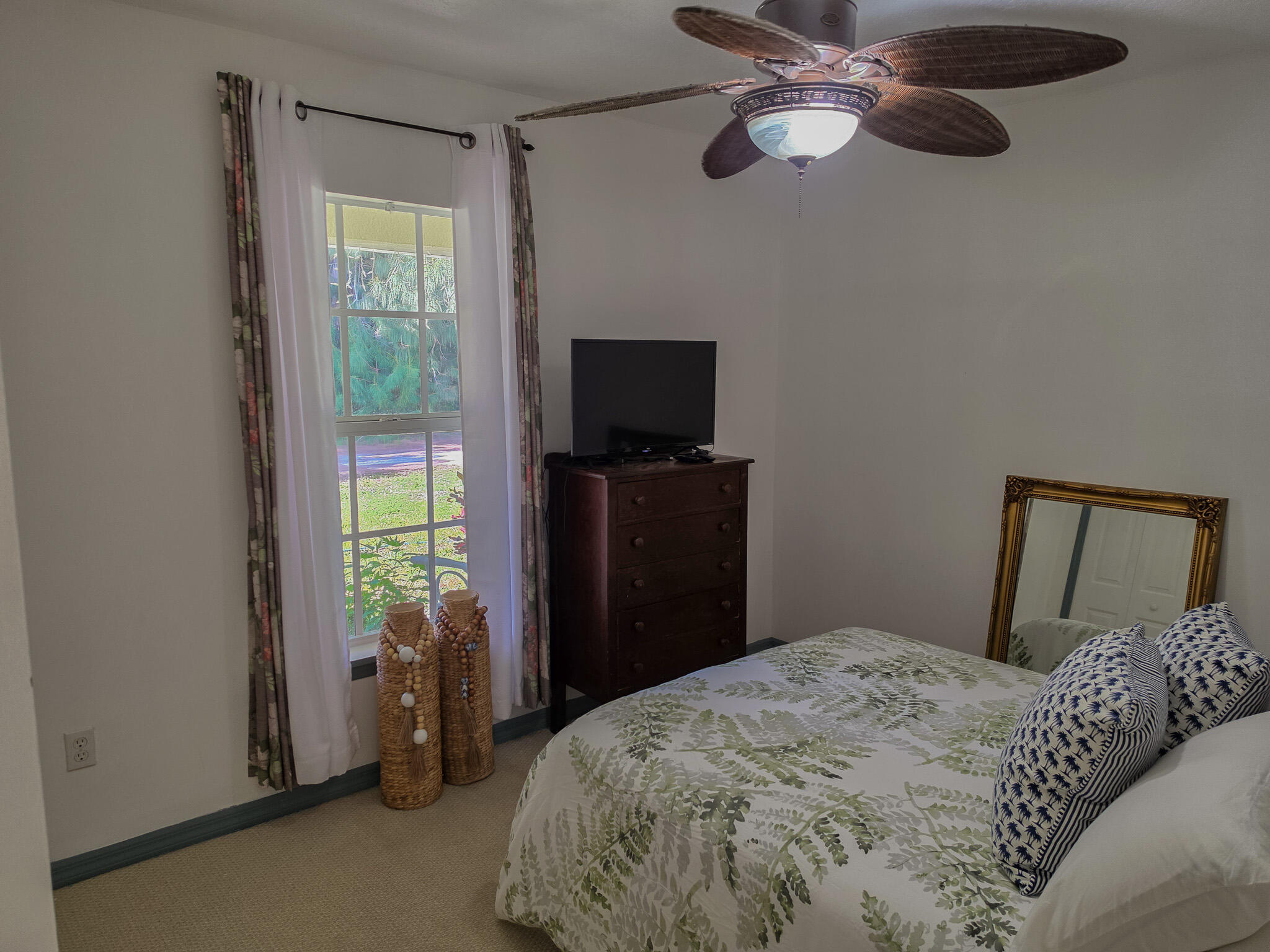 PARADISE PARK UNIT NO 1 - Residential Lease