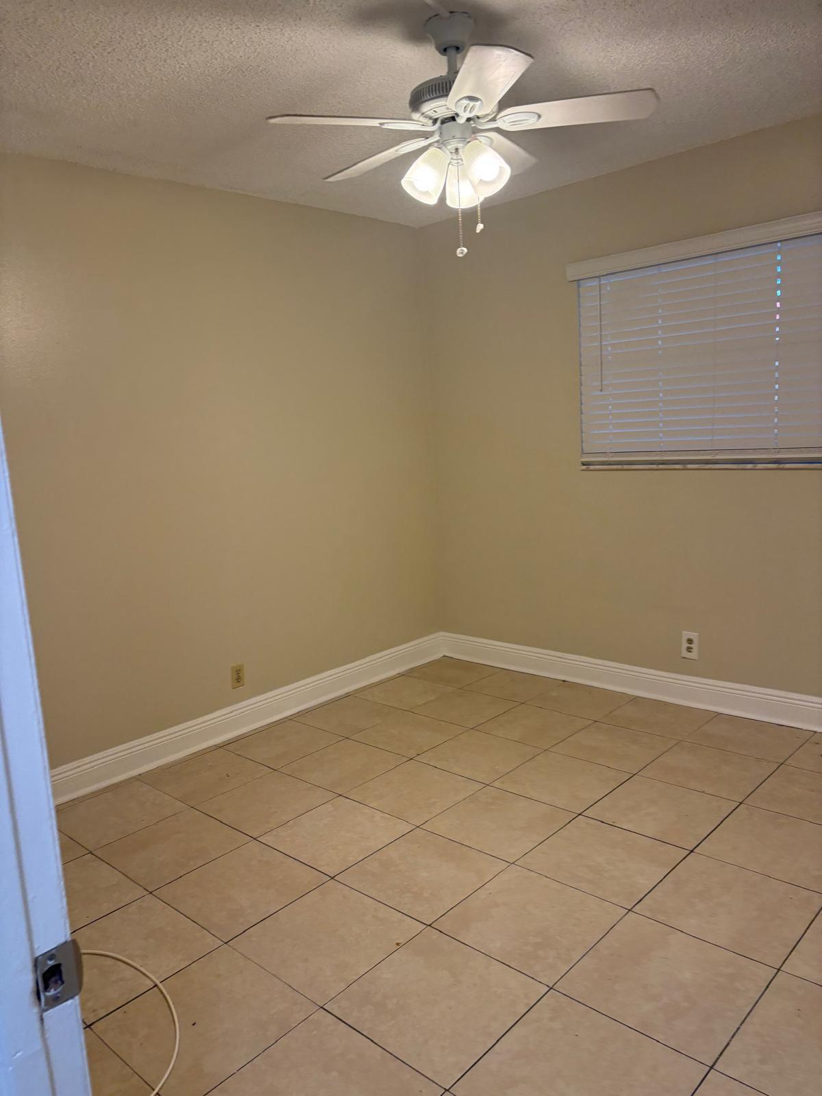 LA SALLE PARK CONDO - Residential Lease