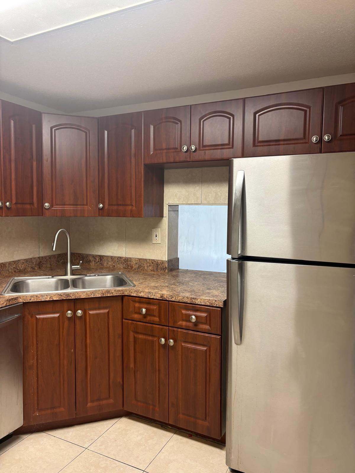 LA SALLE PARK CONDO - Residential Lease
