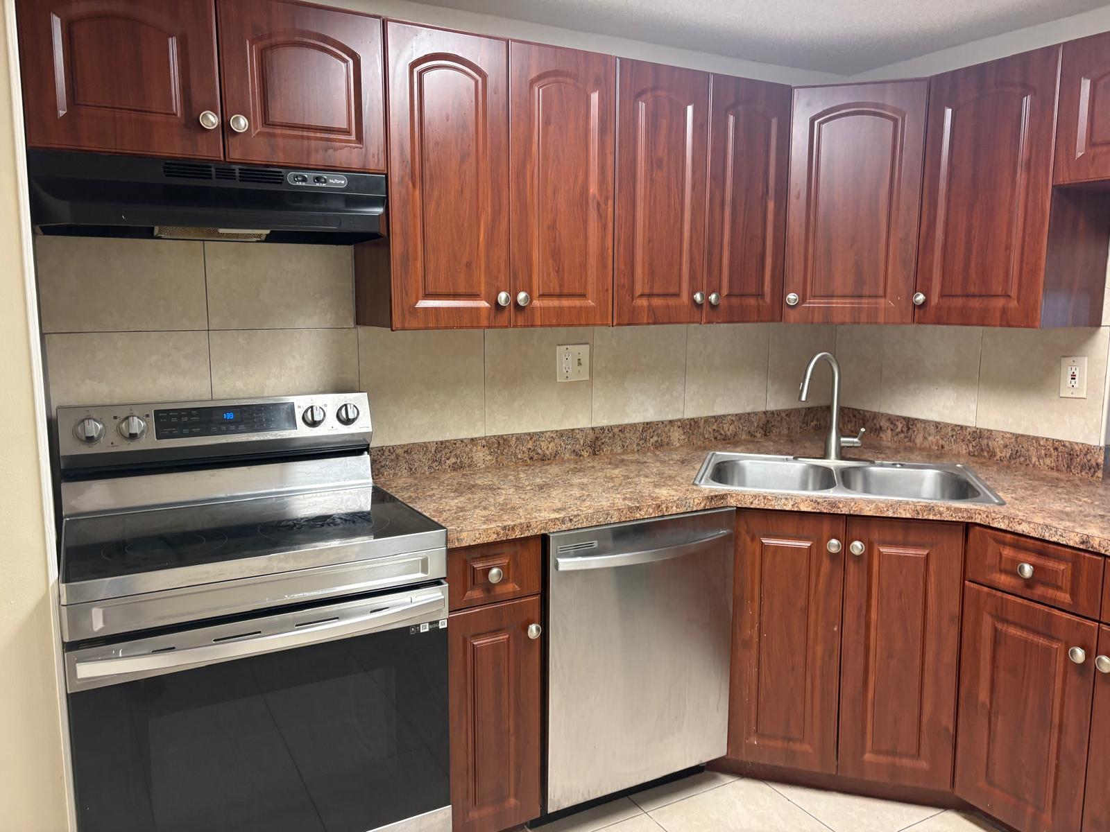 LA SALLE PARK CONDO - Residential Lease