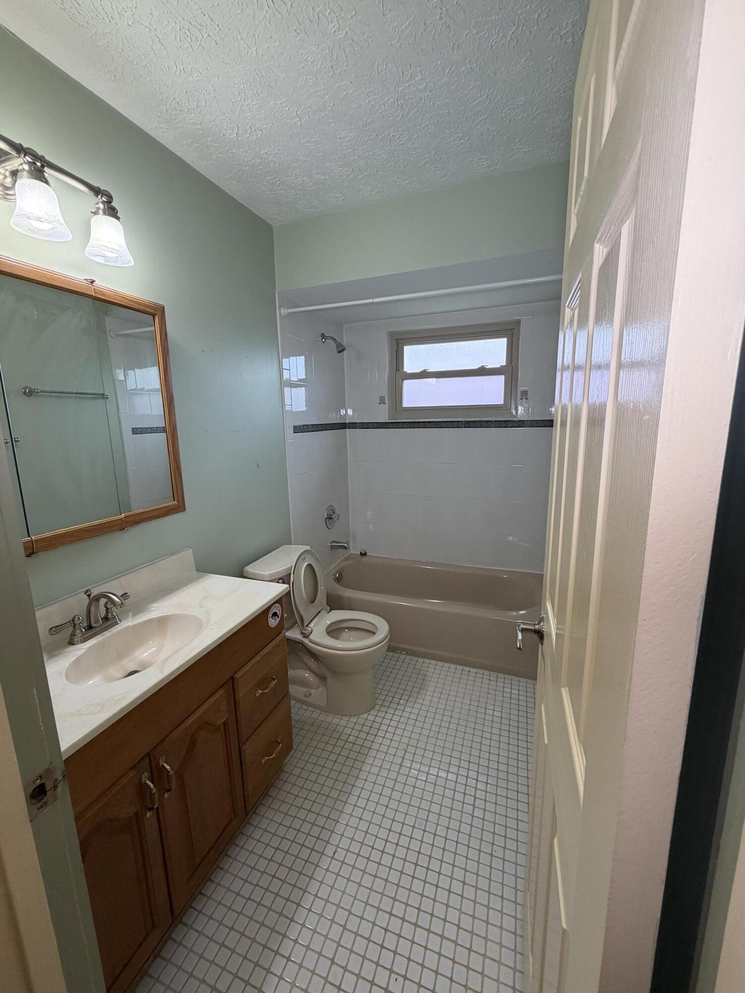 PORT ST LUCIE SECTION 25 - Residential Lease