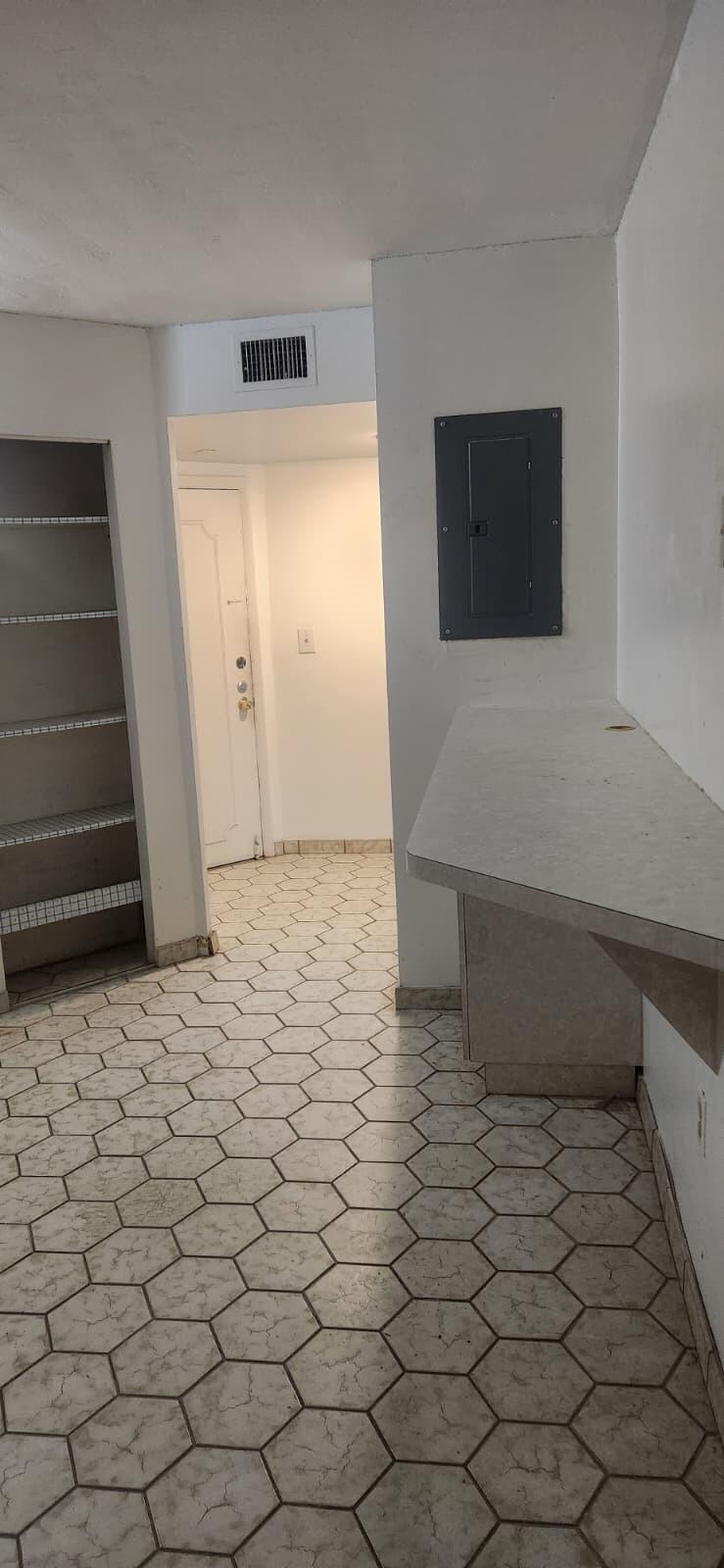 PLANTATION CLUB C CONDO - Residential