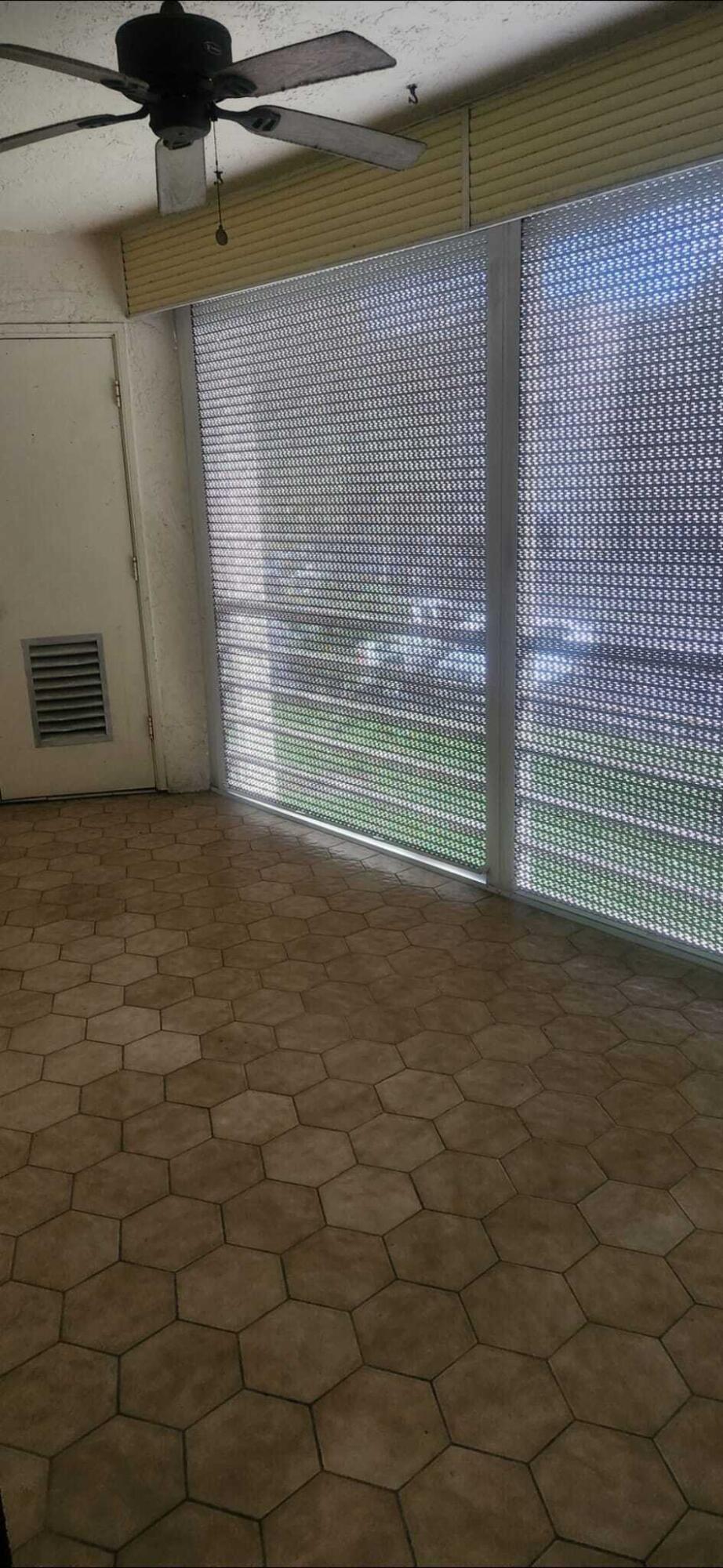 PLANTATION CLUB C CONDO - Residential