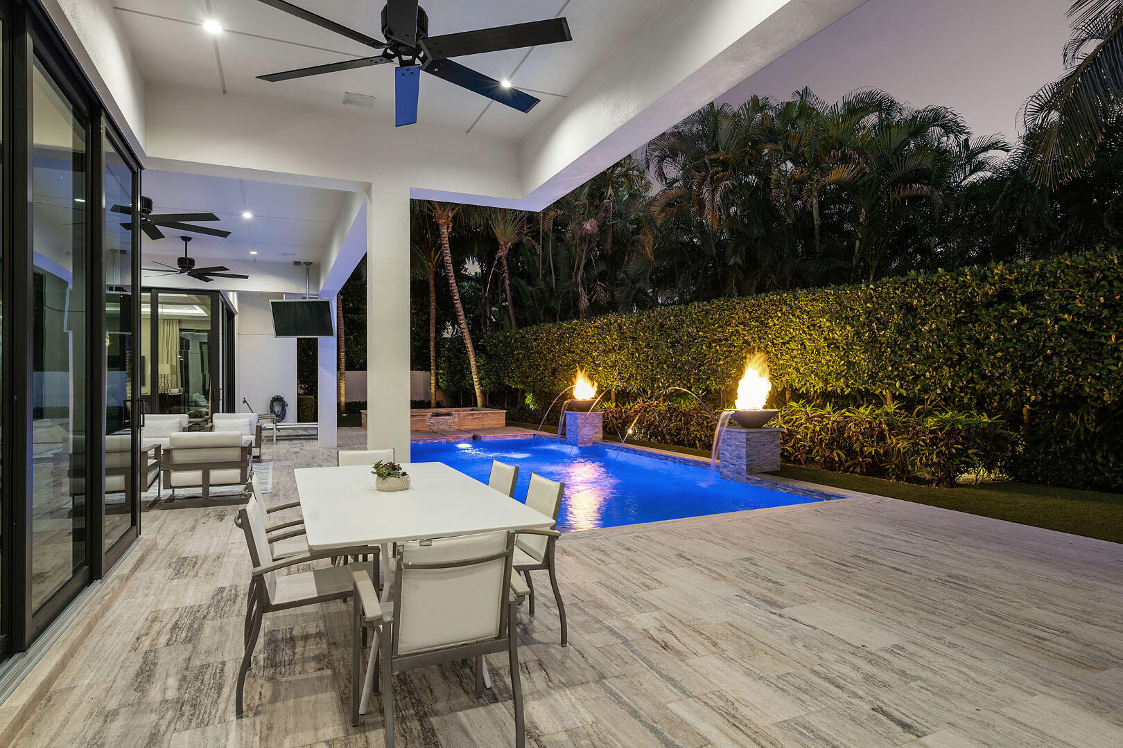 ROYAL PALM YACHT & COUNTRY CLUB - Residential