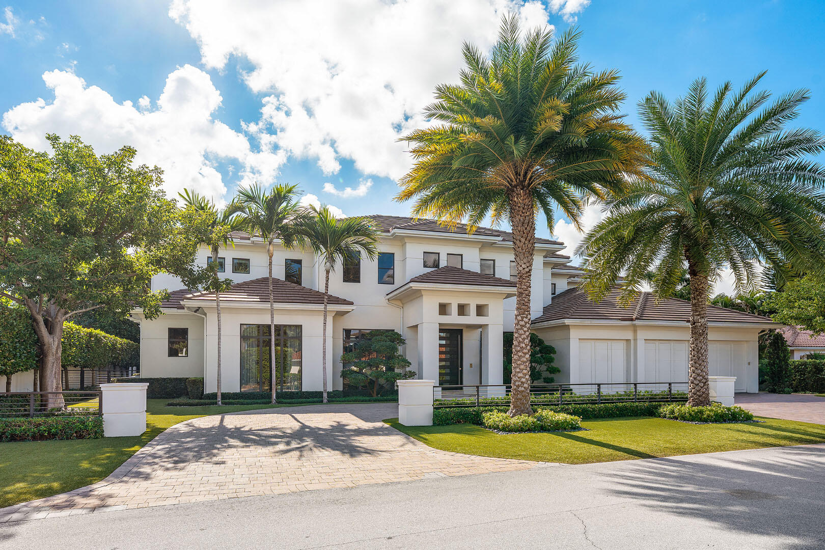 ROYAL PALM YACHT & COUNTRY CLUB - Residential