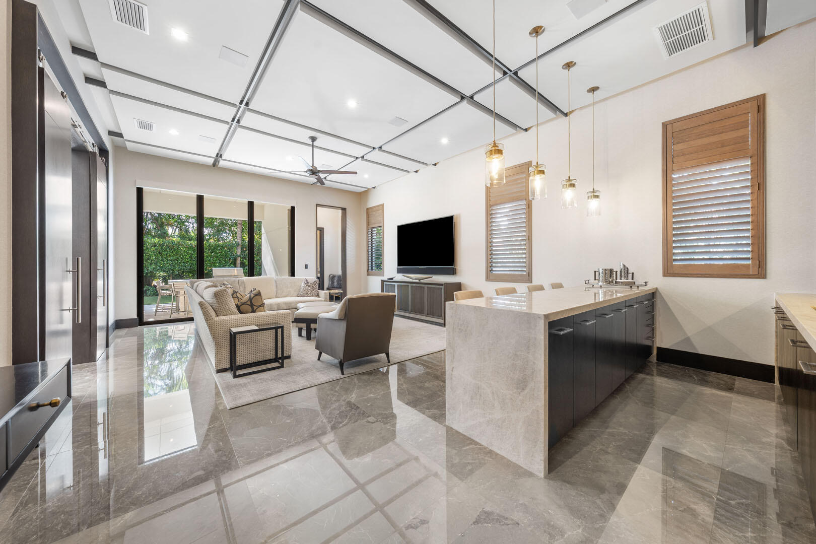 ROYAL PALM YACHT & COUNTRY CLUB - Residential