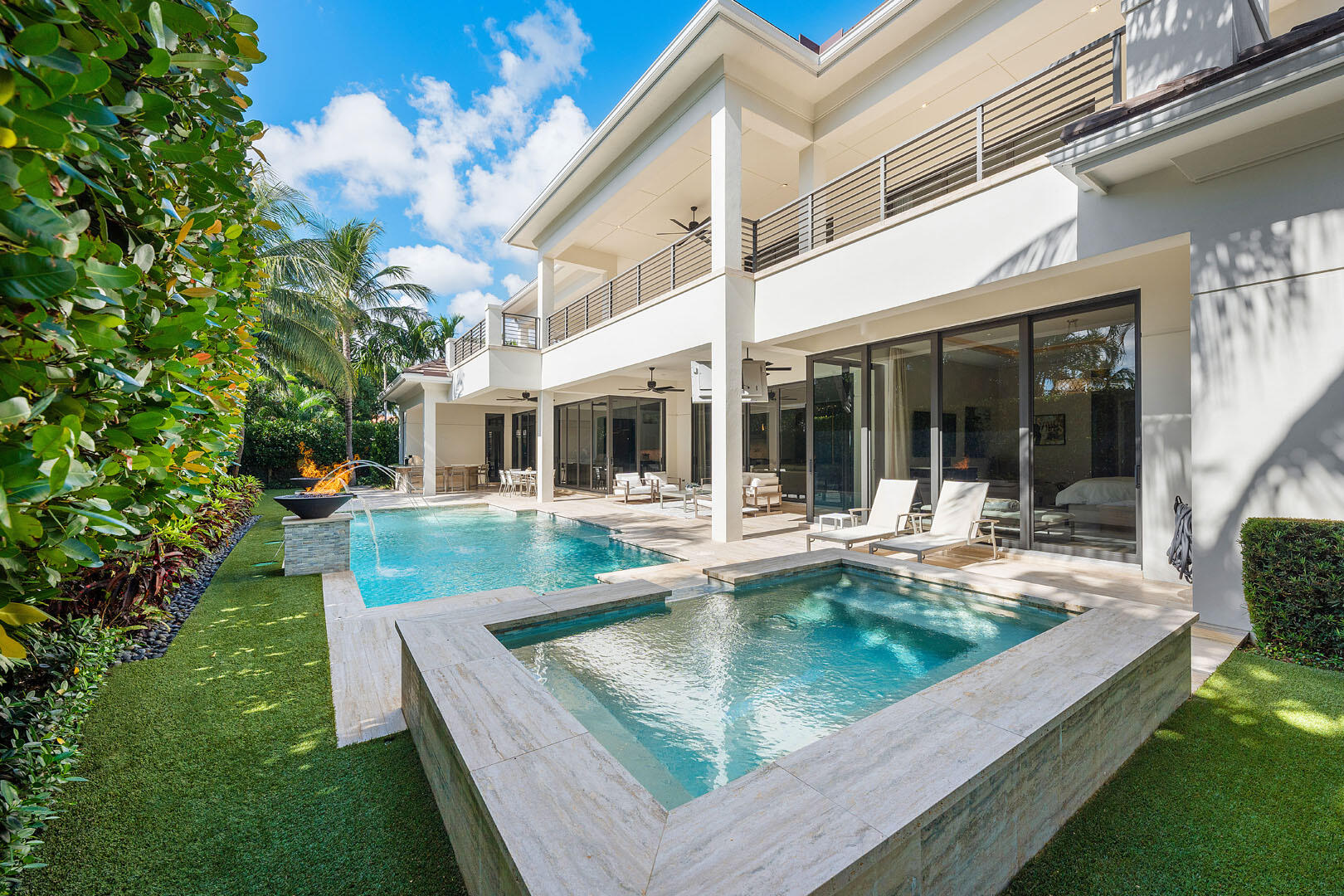 ROYAL PALM YACHT & COUNTRY CLUB - Residential