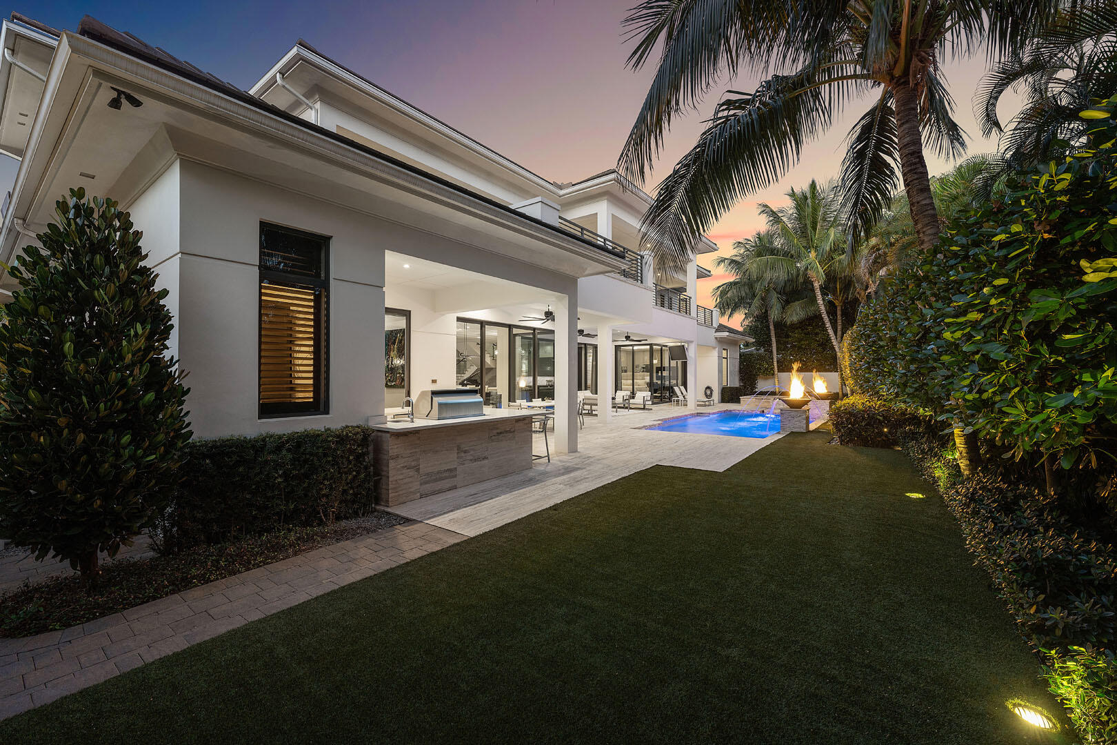 ROYAL PALM YACHT & COUNTRY CLUB - Residential