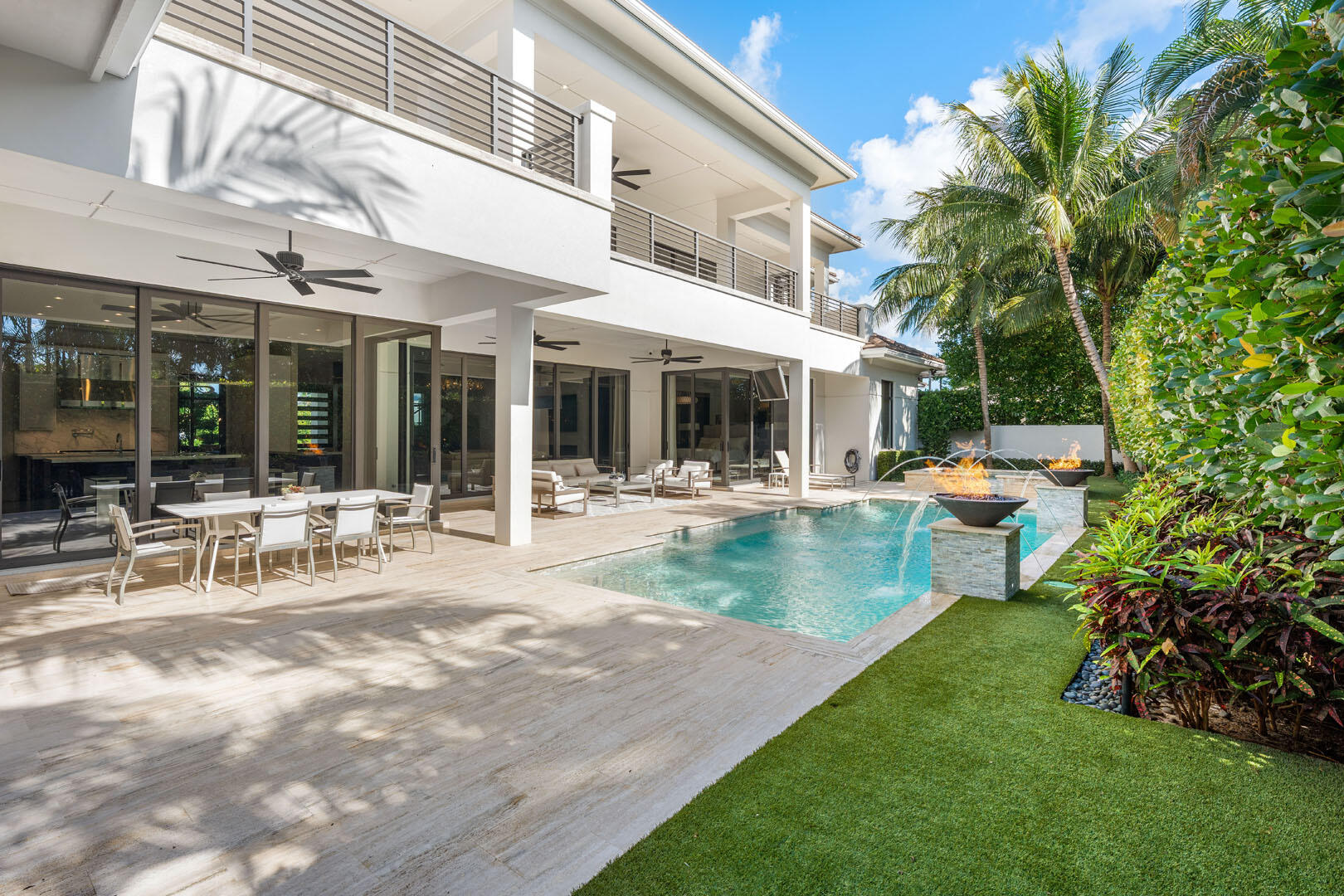 ROYAL PALM YACHT & COUNTRY CLUB - Residential