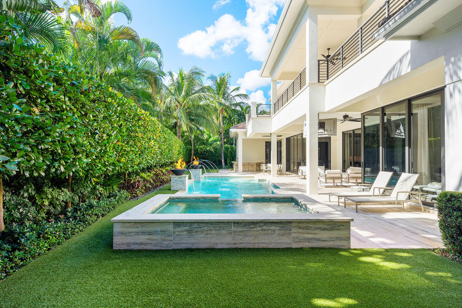 ROYAL PALM YACHT & COUNTRY CLUB - Residential