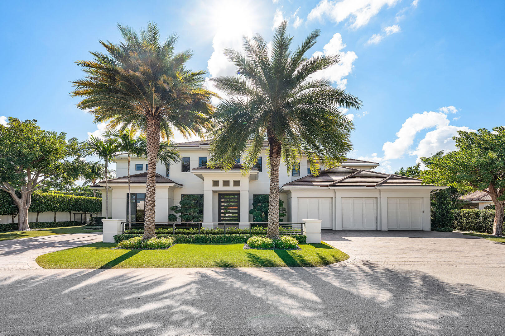 ROYAL PALM YACHT & COUNTRY CLUB - Residential