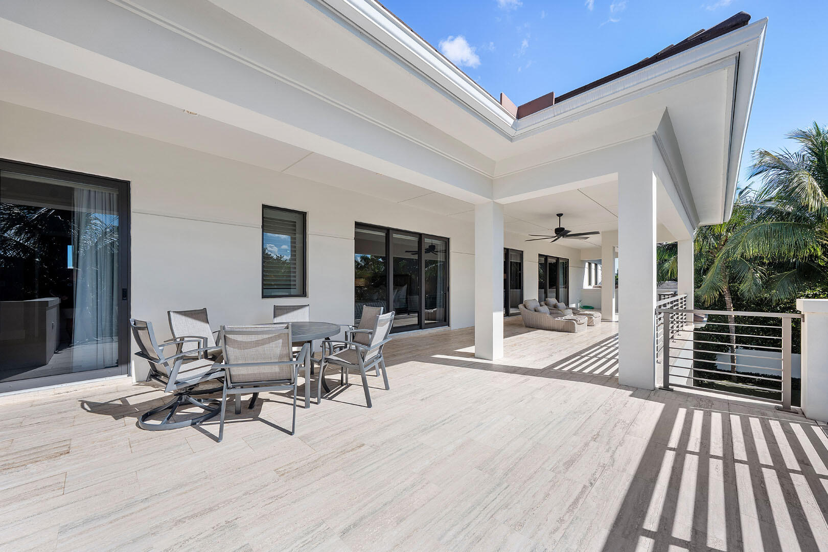 ROYAL PALM YACHT & COUNTRY CLUB - Residential