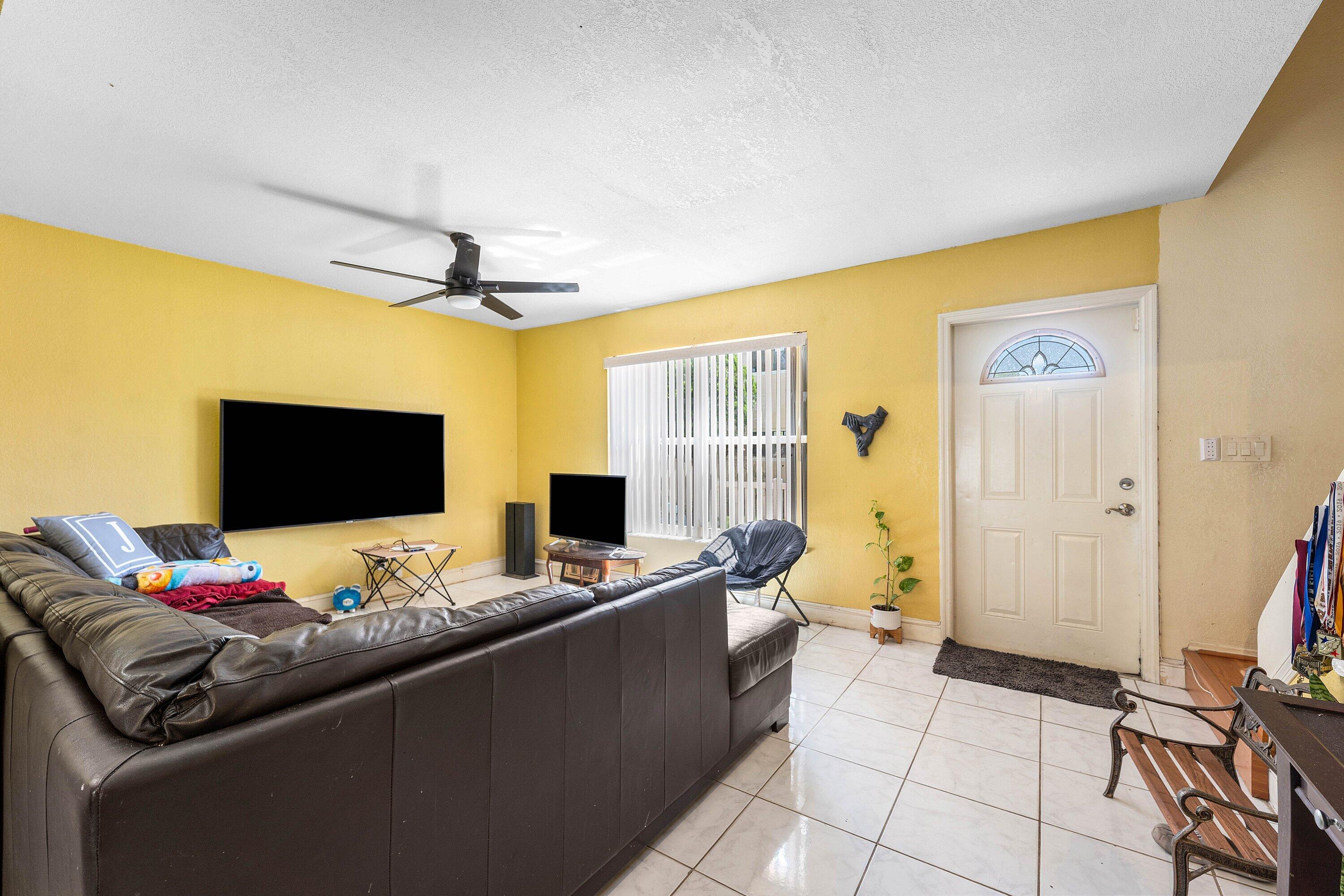 ORIOLE GOLF & TENNIS CLUB SEC 3 - Residential
