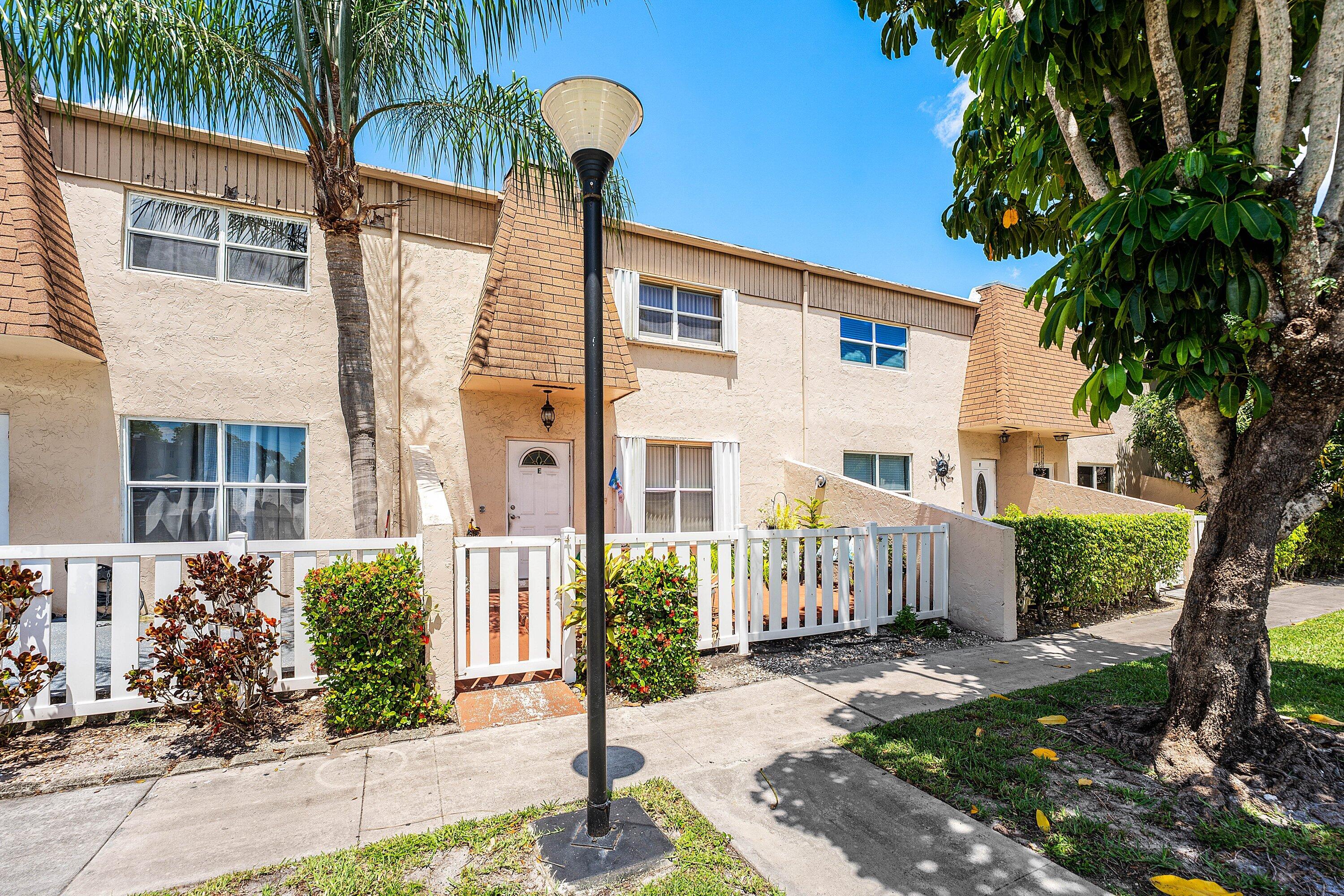 ORIOLE GOLF & TENNIS CLUB SEC 3 - Residential