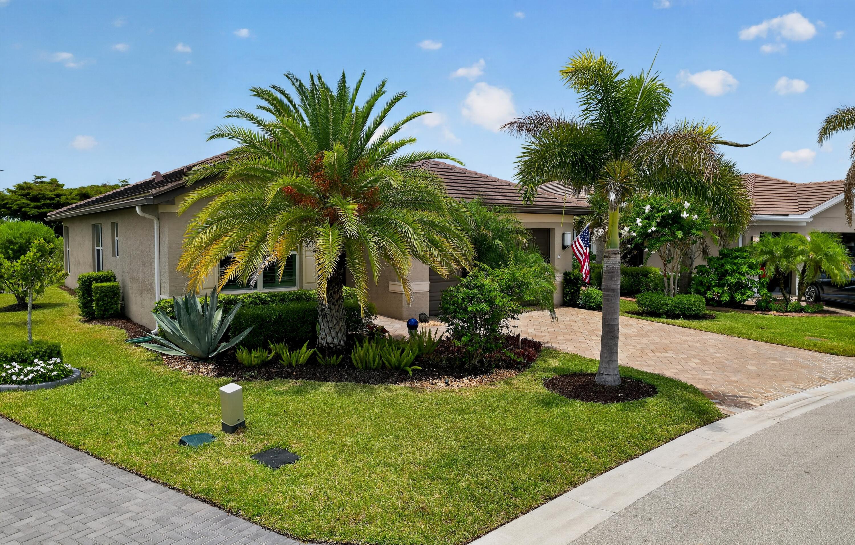 Valencia Cay at Riverland - Residential