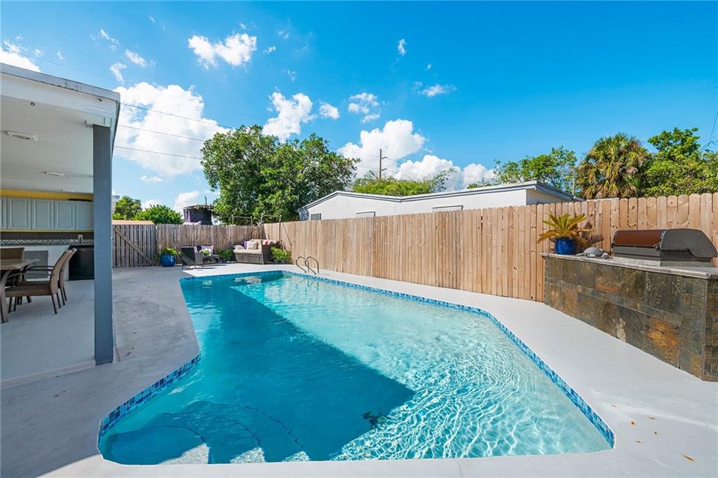 COLLIER MANOR 3RD ADD - Residential
