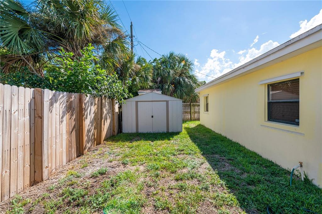 COLLIER MANOR 3RD ADD - Residential