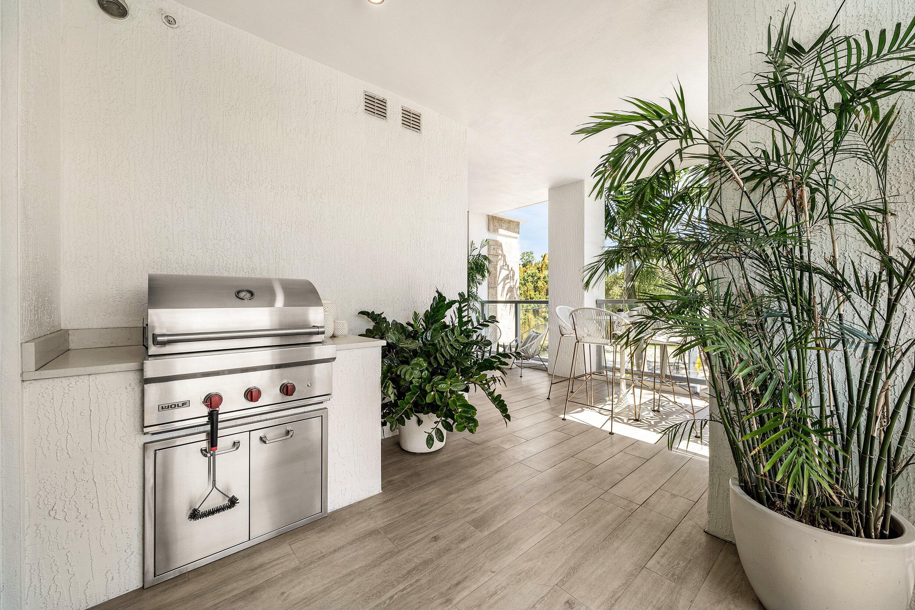 ROYAL PALM RESIDENCES CONDO - Residential