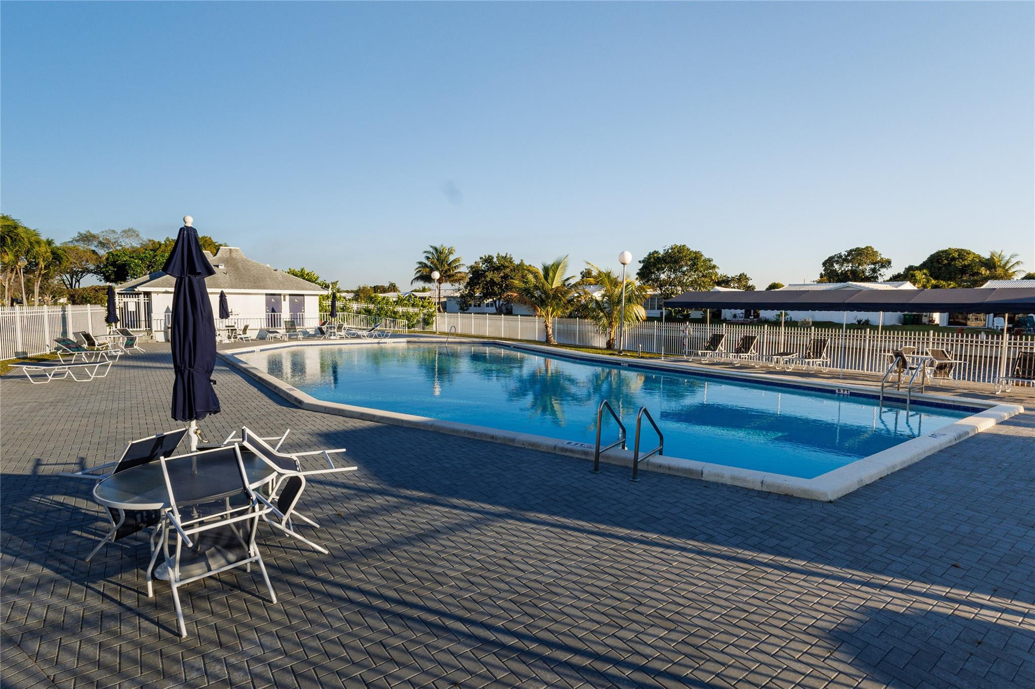 FAIRWAYS OF TAMARAC CONDOMINIUM - Residential