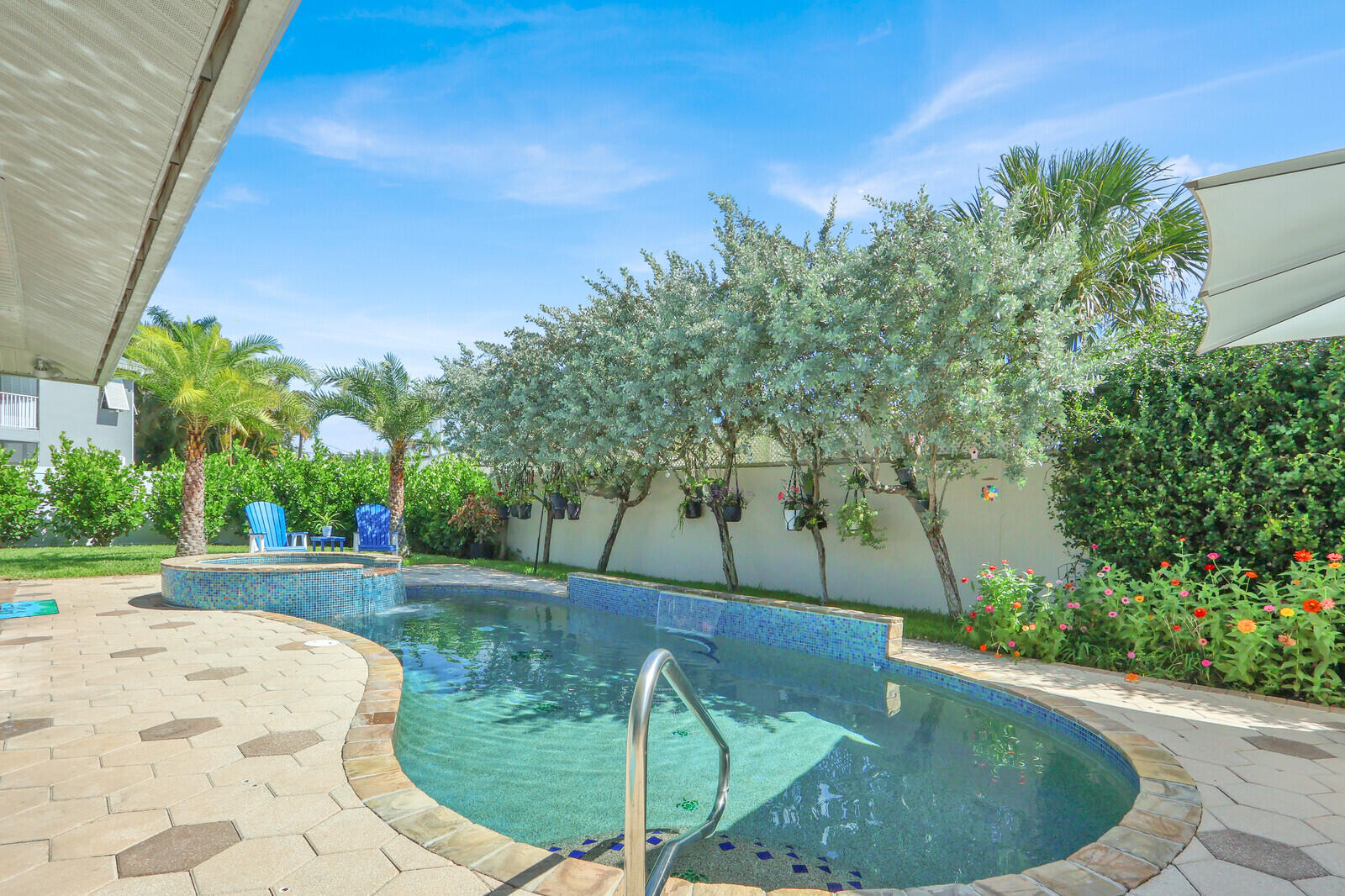 SIMS CAY - Residential