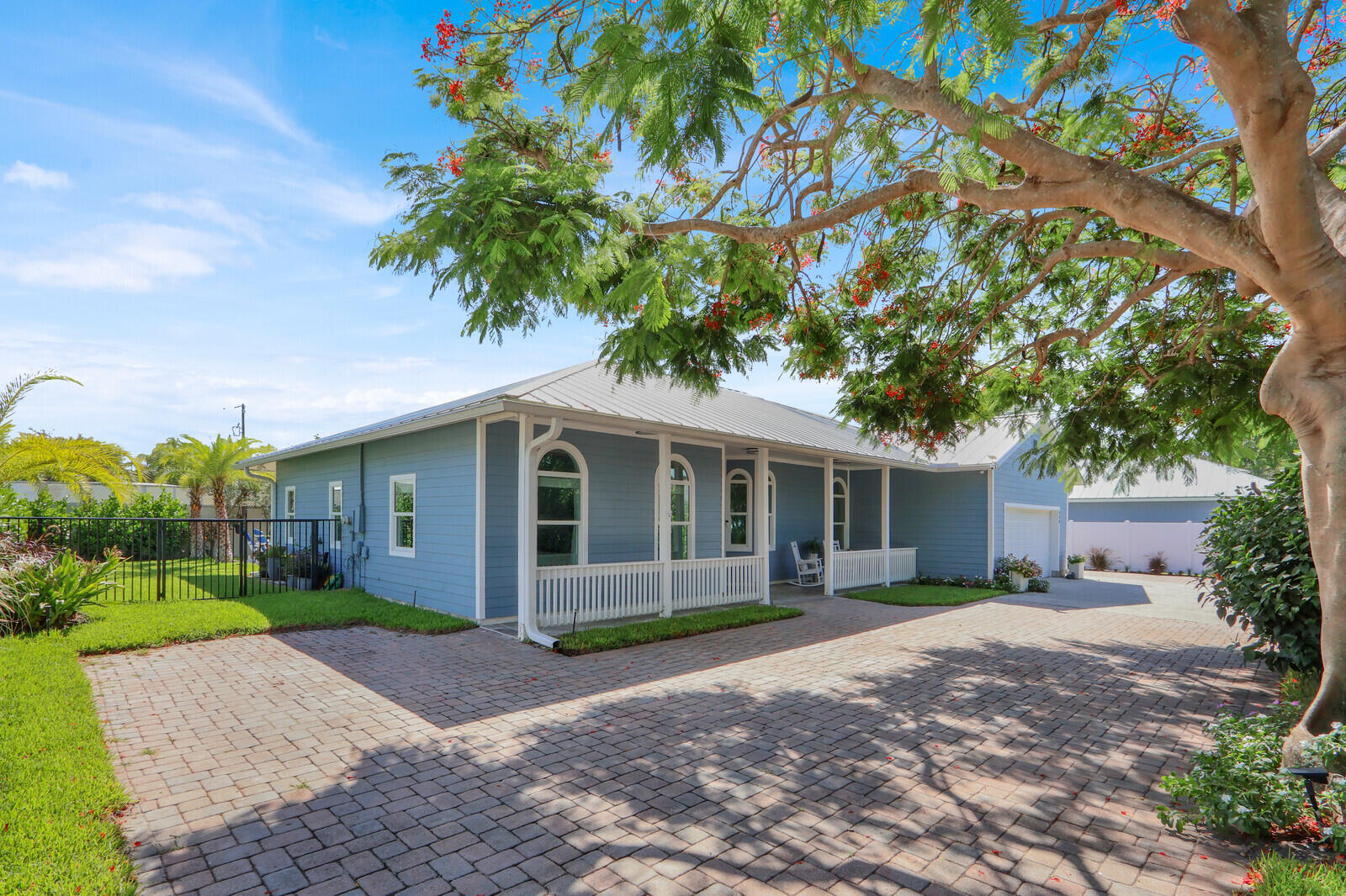 SIMS CAY - Residential