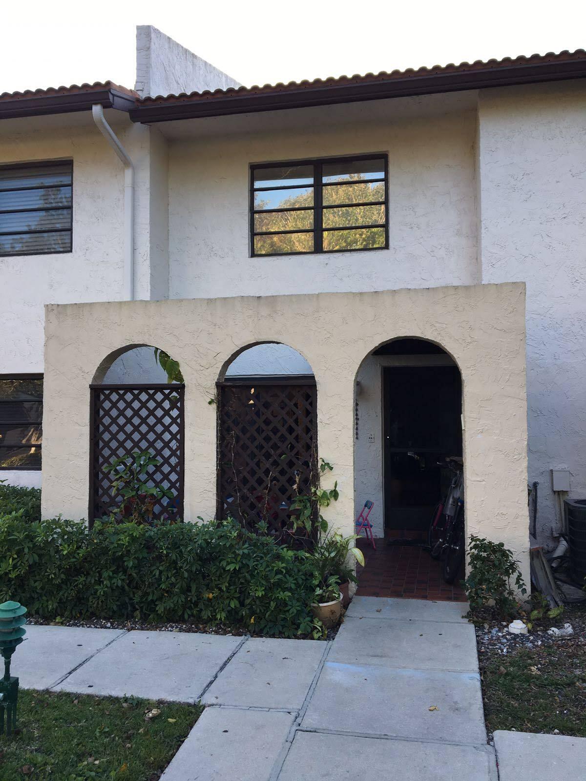 HORIZONS OF BOCA LAGO CONDO - Residential Lease