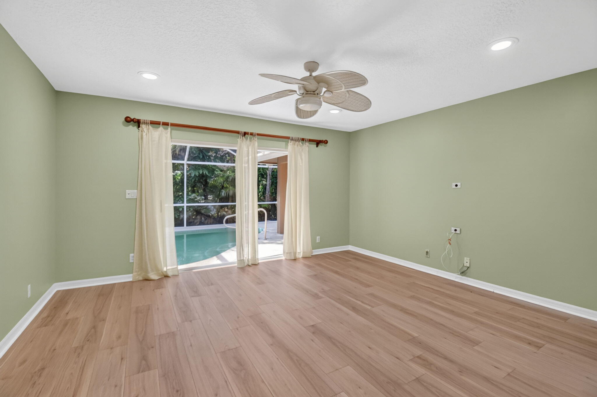 GREENVIEW SHORES 2 OF WELLINGTON - Residential