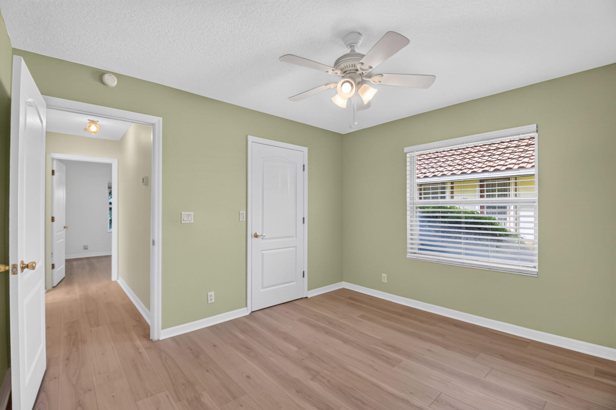 GREENVIEW SHORES 2 OF WELLINGTON - Residential