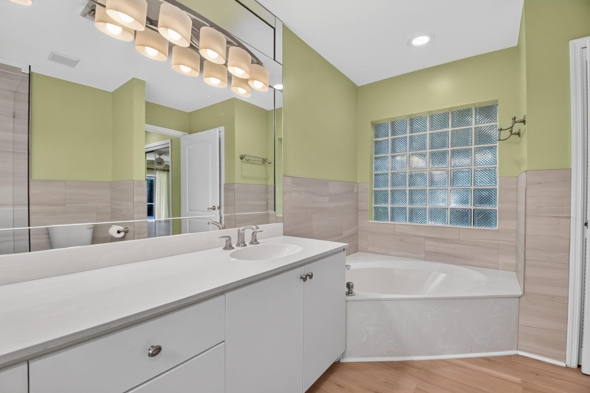 GREENVIEW SHORES 2 OF WELLINGTON - Residential