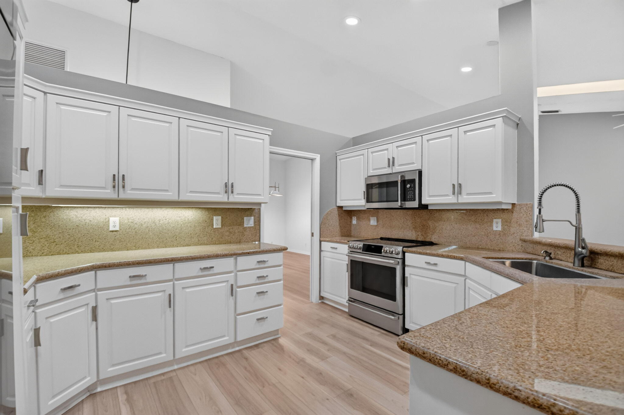 GREENVIEW SHORES 2 OF WELLINGTON - Residential