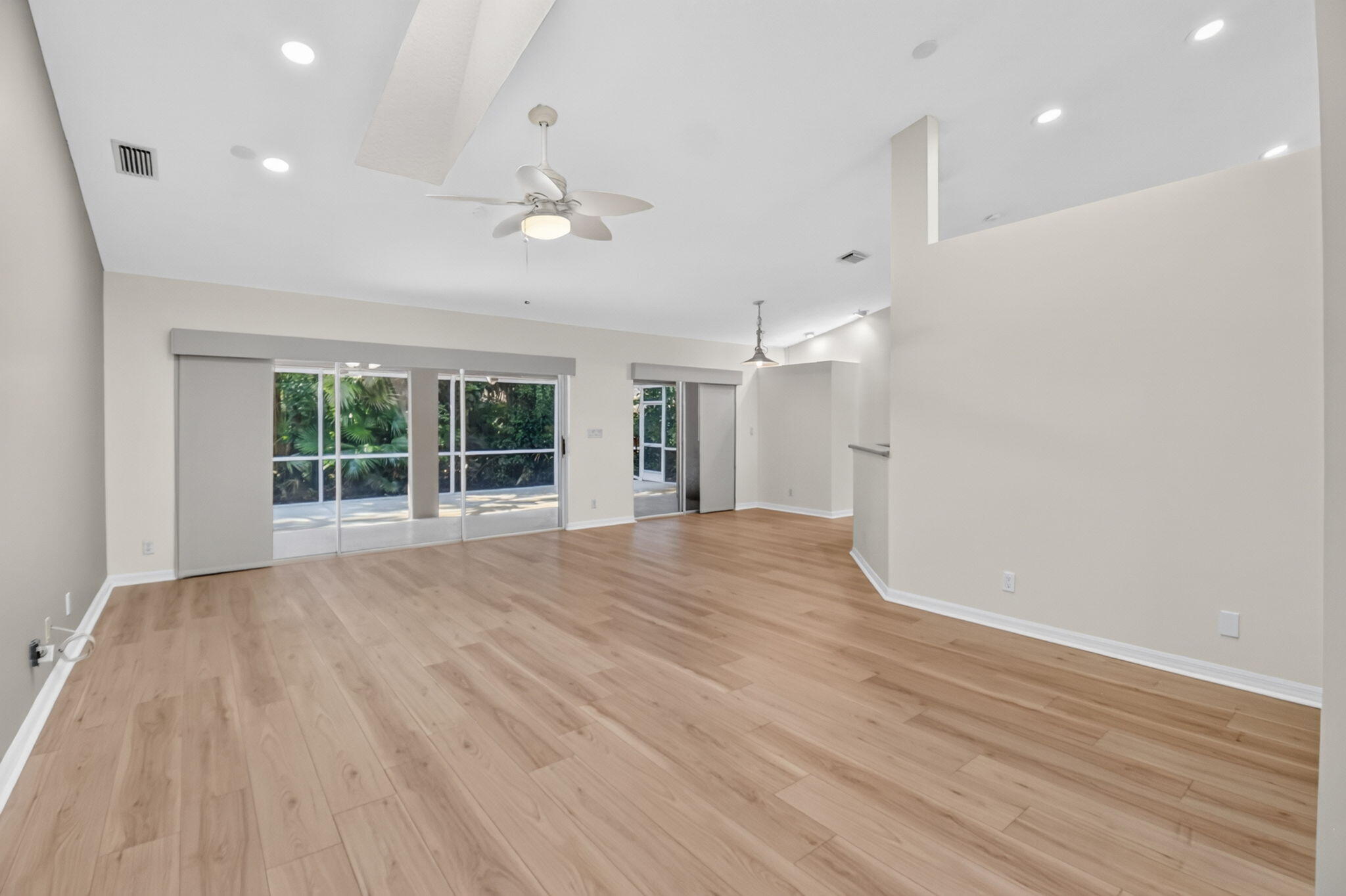 GREENVIEW SHORES 2 OF WELLINGTON - Residential