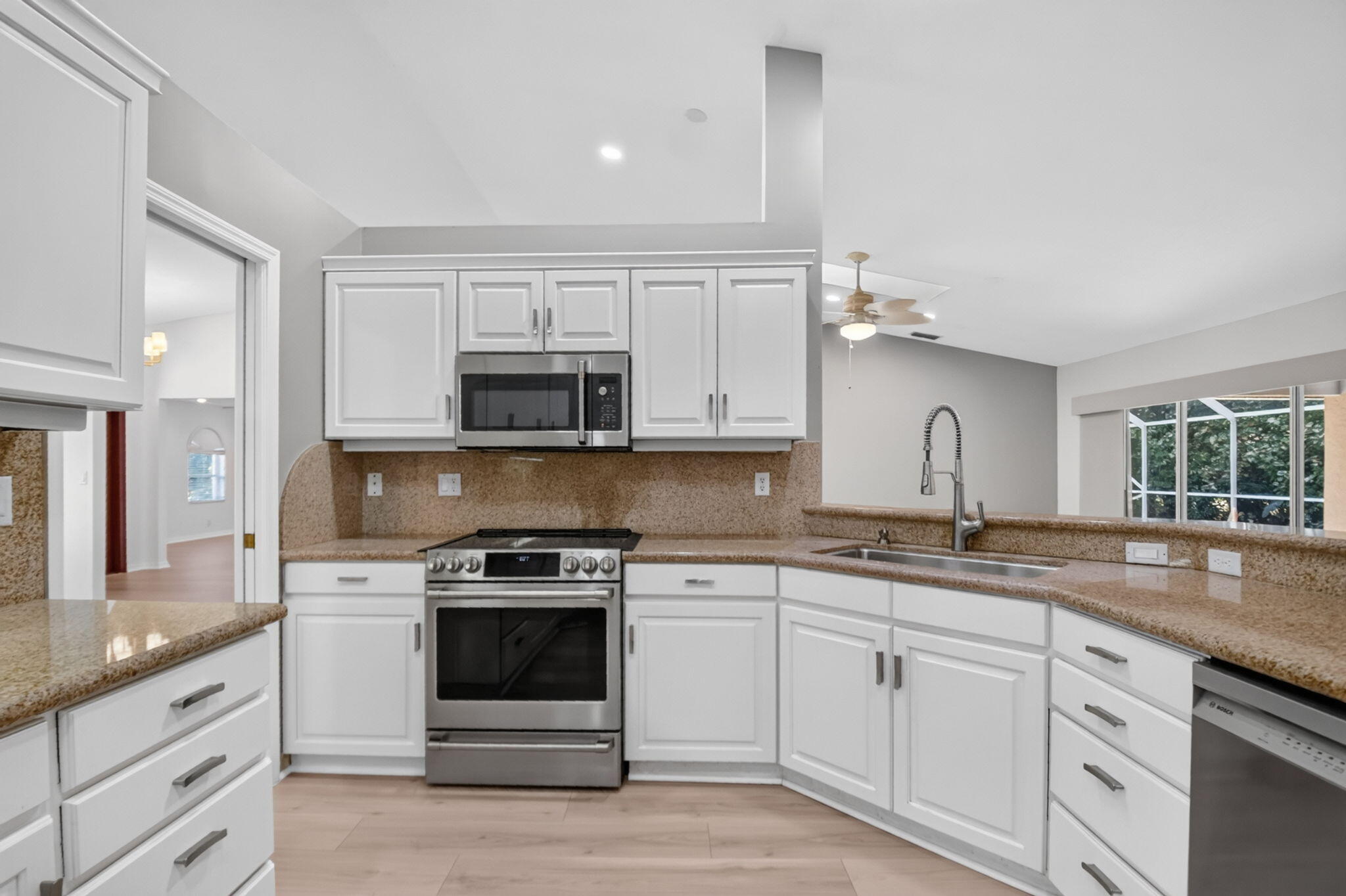 GREENVIEW SHORES 2 OF WELLINGTON - Residential