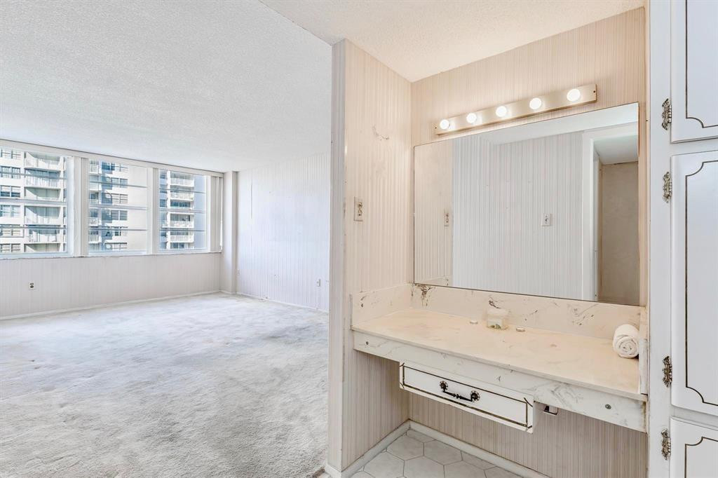 Del Prado - Residential