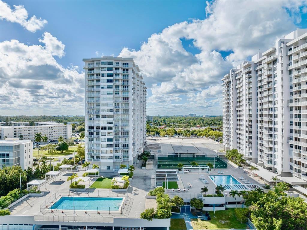 Del Prado - Residential
